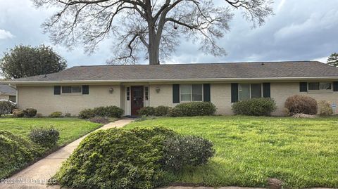Homes For Sale - 213 Forrest Drive<br/> Adams County, Natchez, MS 39120