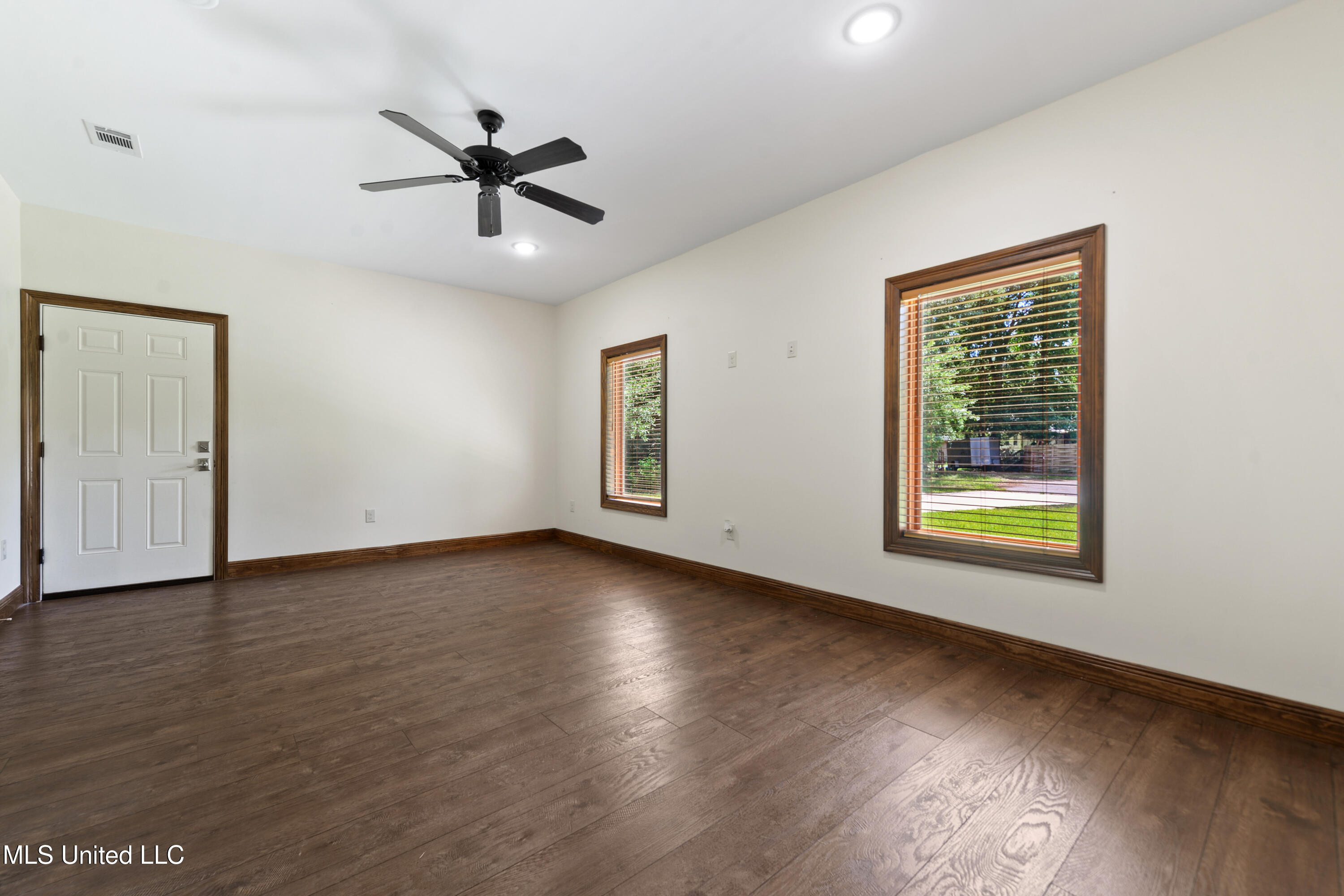648 Iona Court, Diamondhead, Mississippi image 9