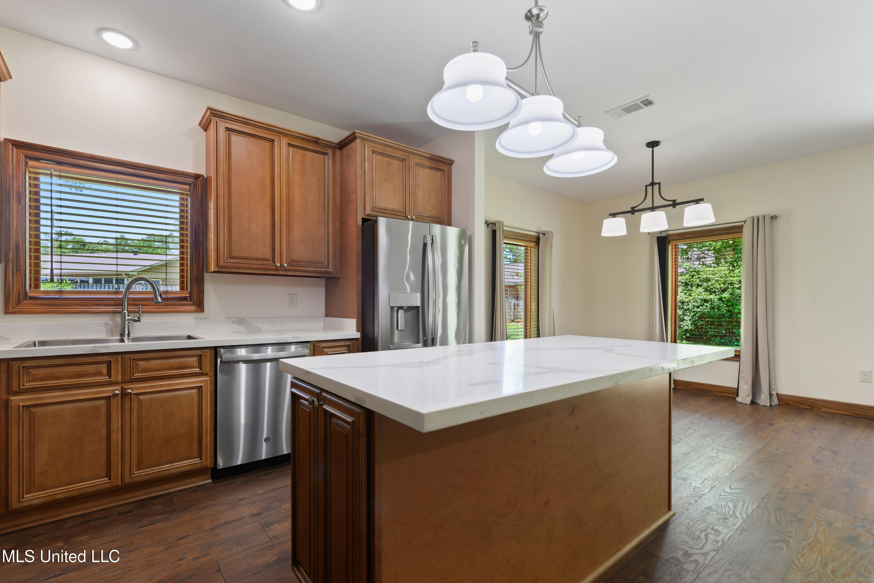 648 Iona Court, Diamondhead, Mississippi image 2