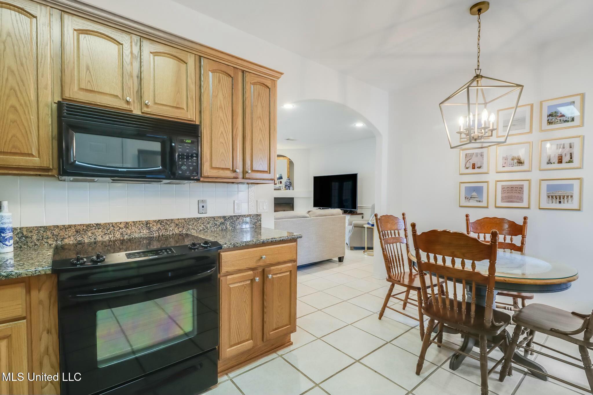 15308 Parker Road, Biloxi, Mississippi image 8