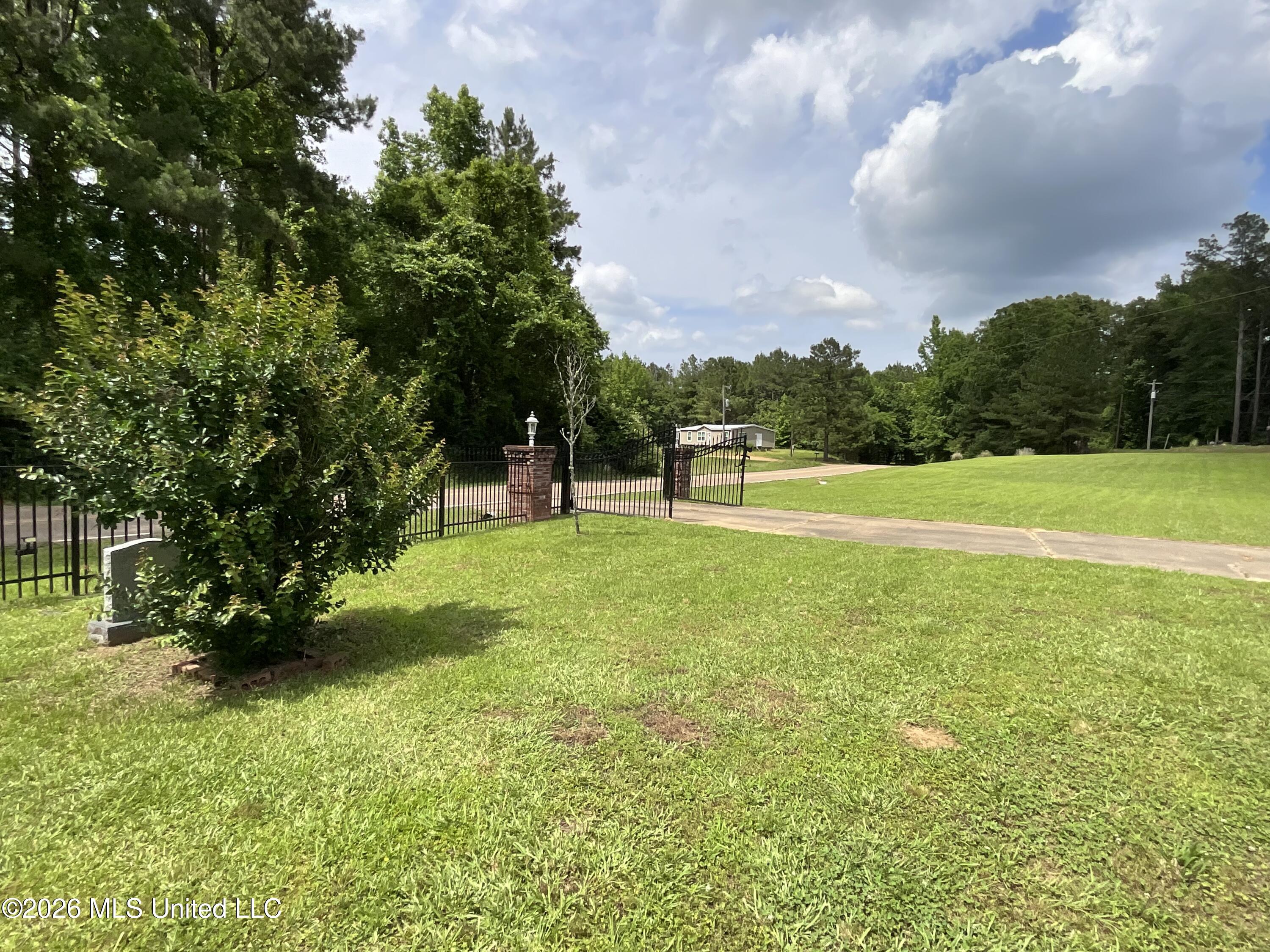 3152 Old Natchez