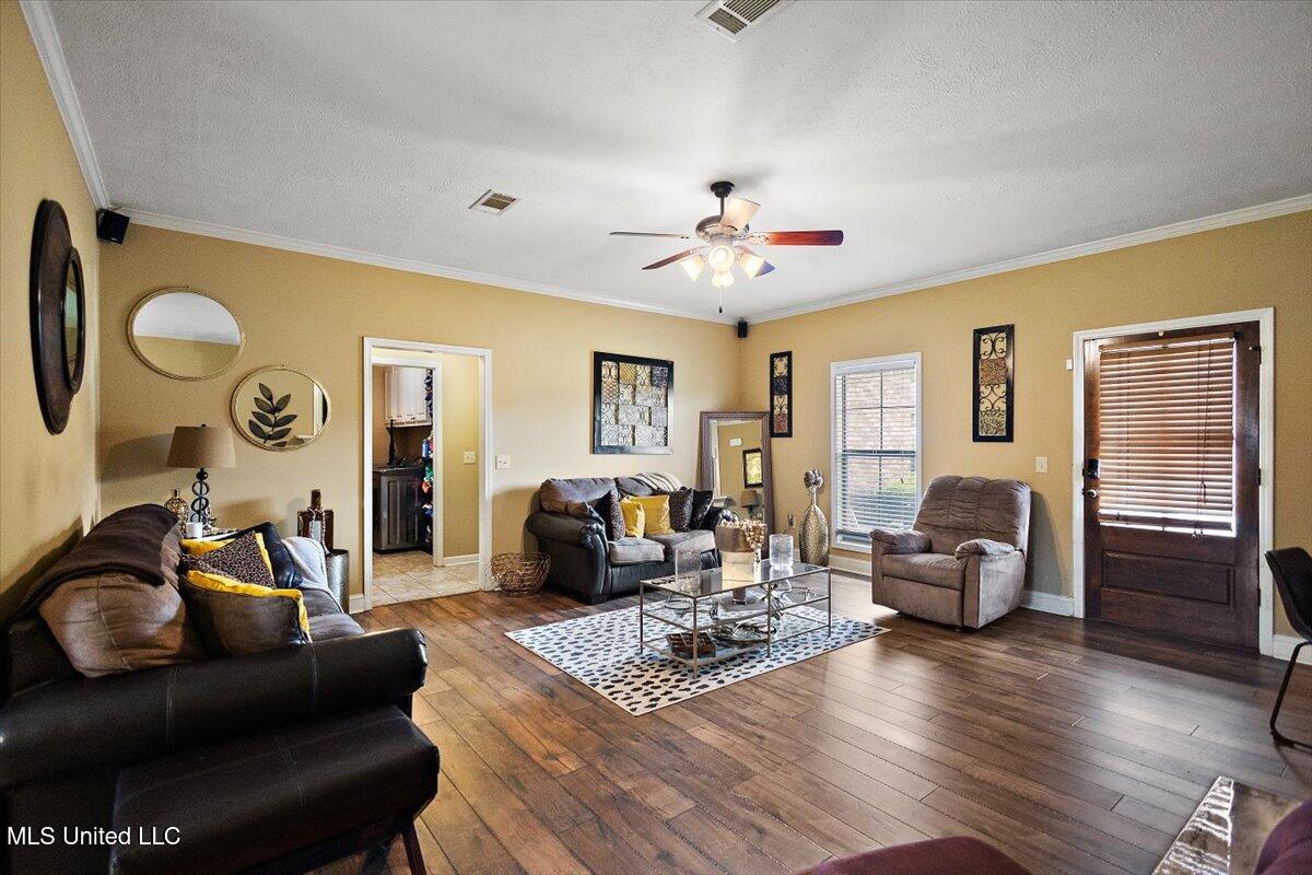 602 Oakview Way, Byram, Mississippi image 4