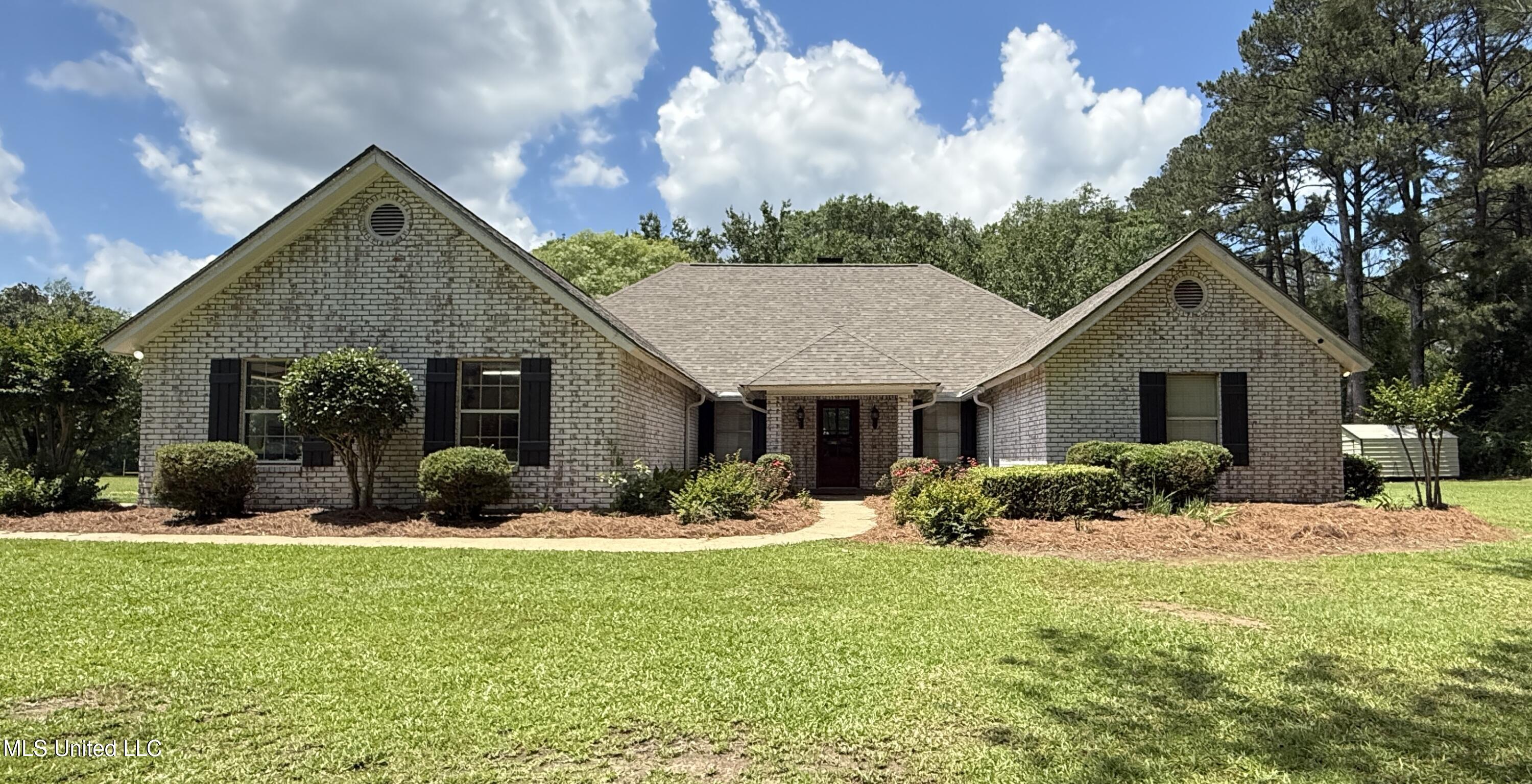 163 Deer Run Road, Magee, Mississippi image 1