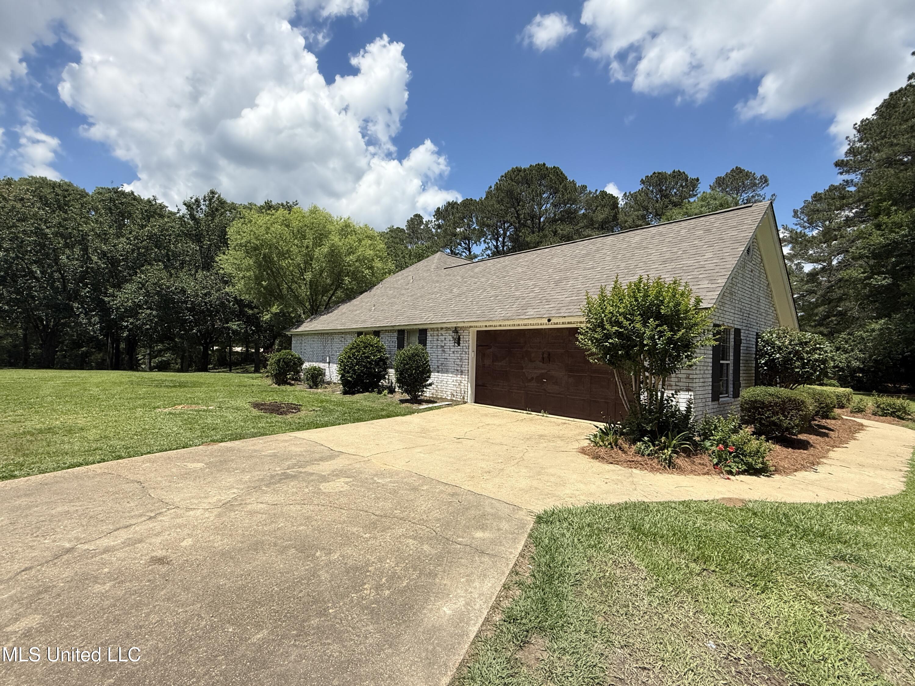 163 Deer Run Road, Magee, Mississippi image 2