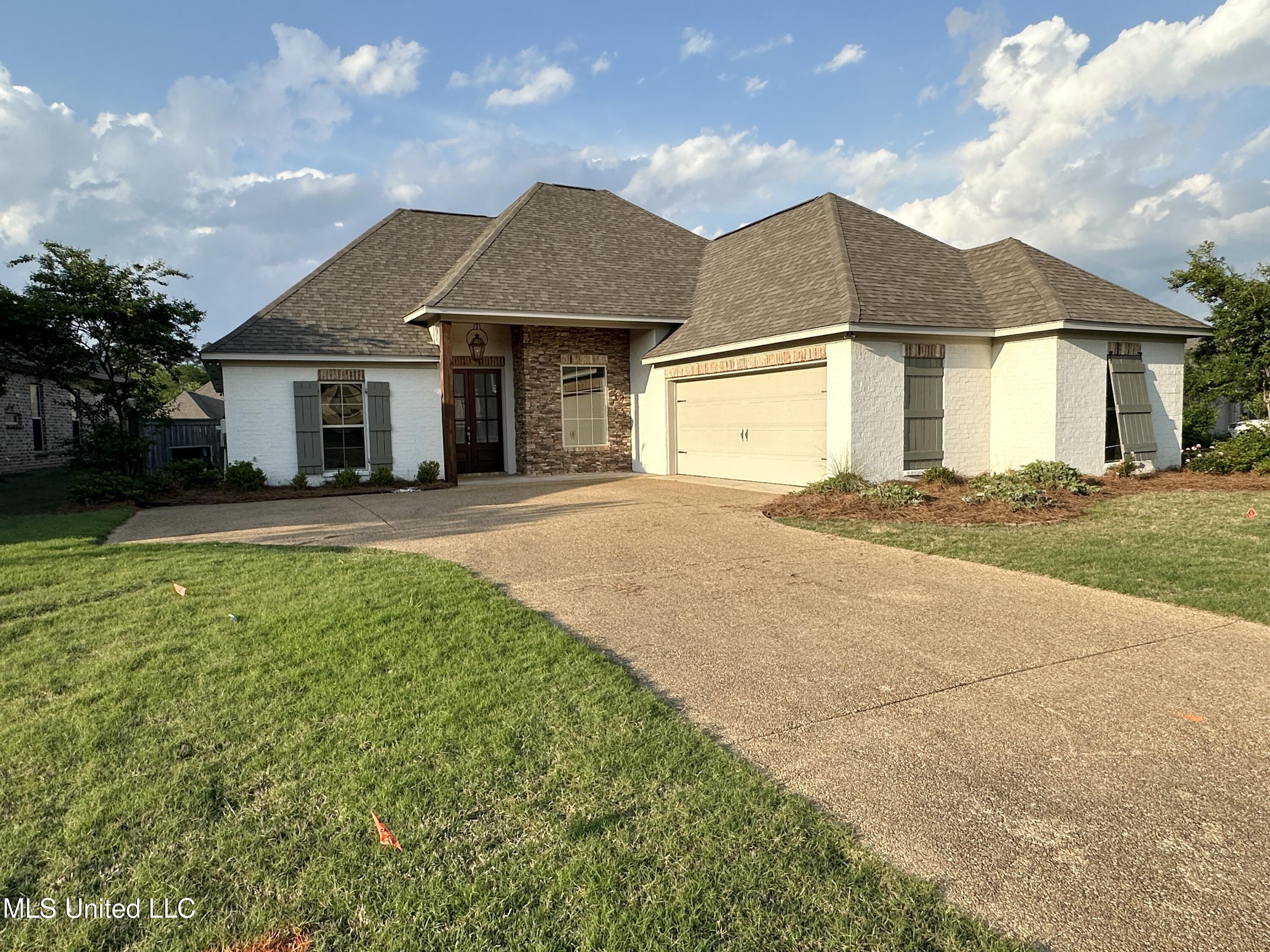 420 Emerald Trail, Brandon, Mississippi image 2