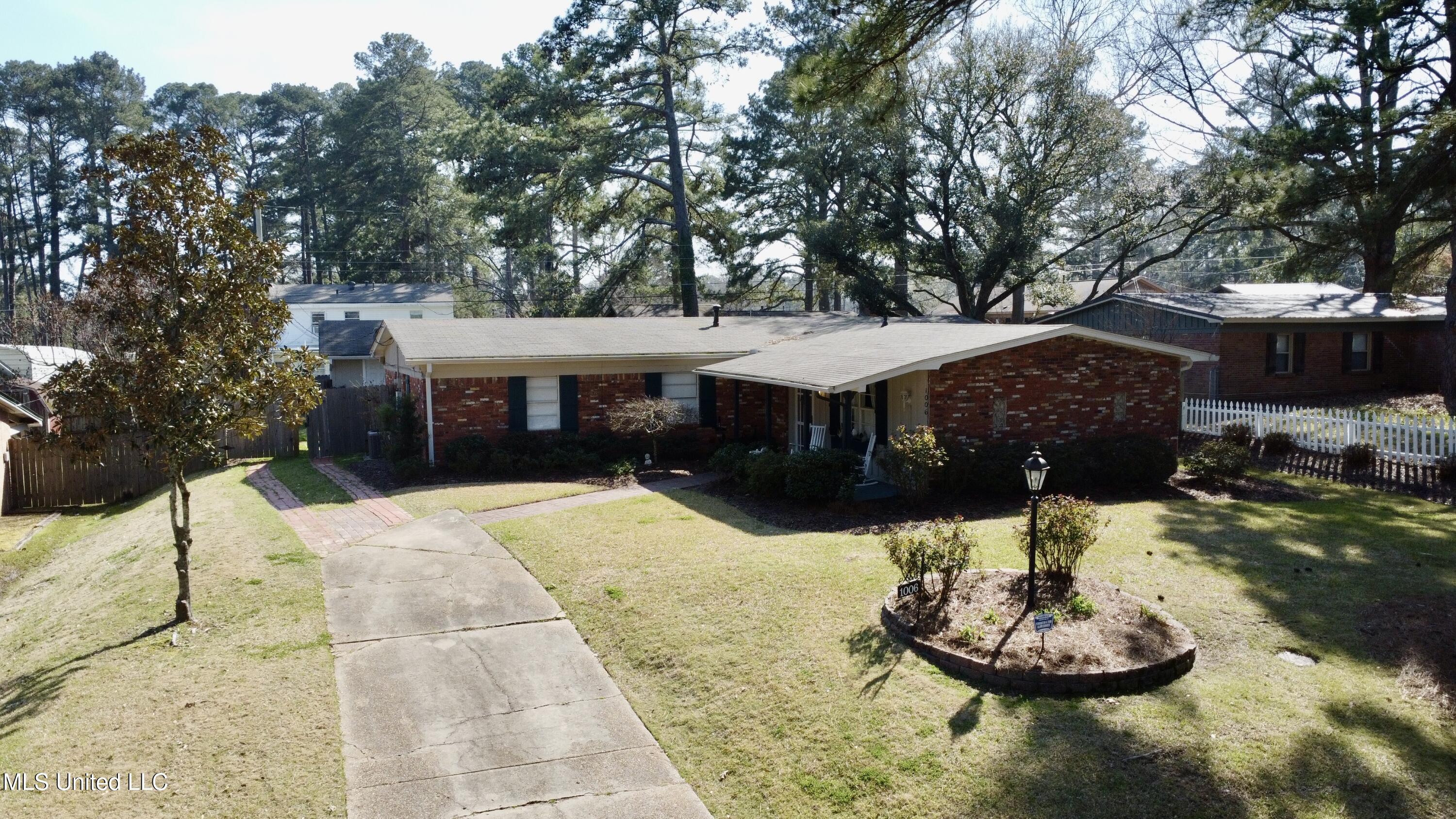 1006 Arlington Street, Clinton, Mississippi image 3