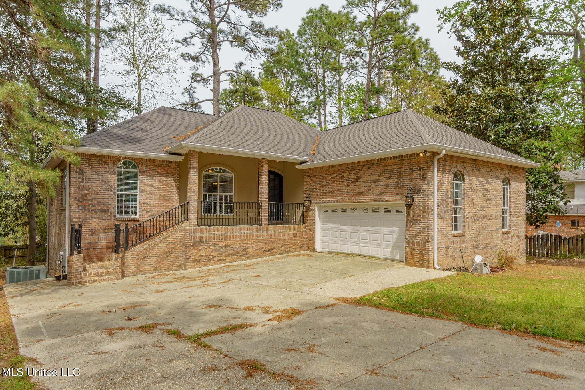 12 Chalmett Place, Hattiesburg, Mississippi image 2