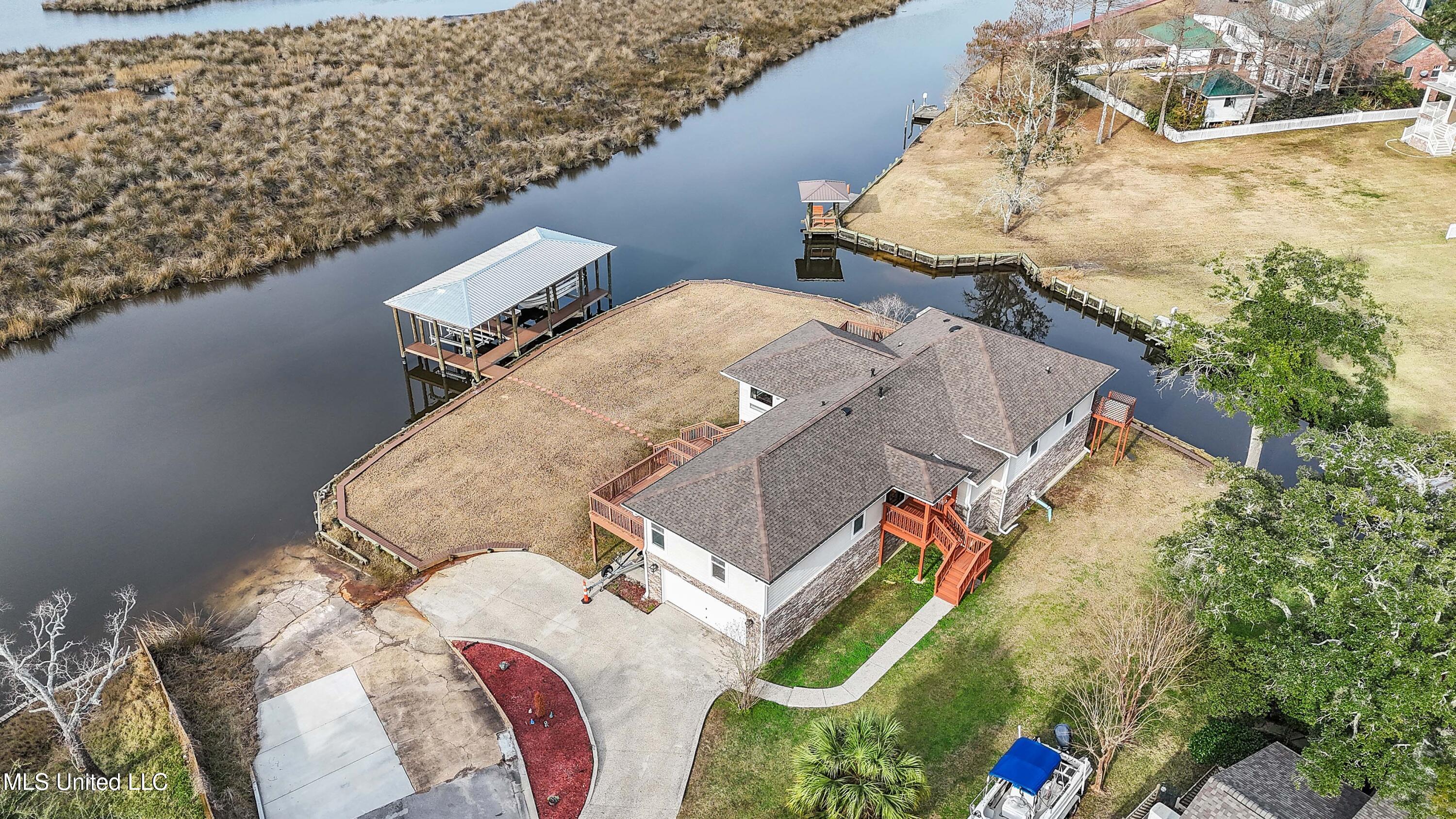 2562 Mercedes Drive, Biloxi, Mississippi image 43