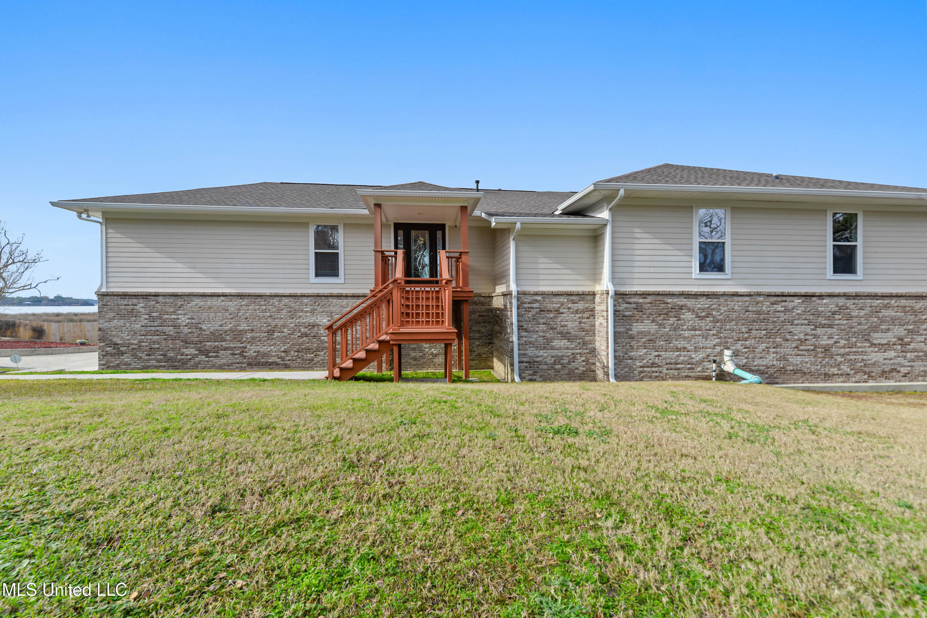 2562 Mercedes Drive, Biloxi, Mississippi image 37