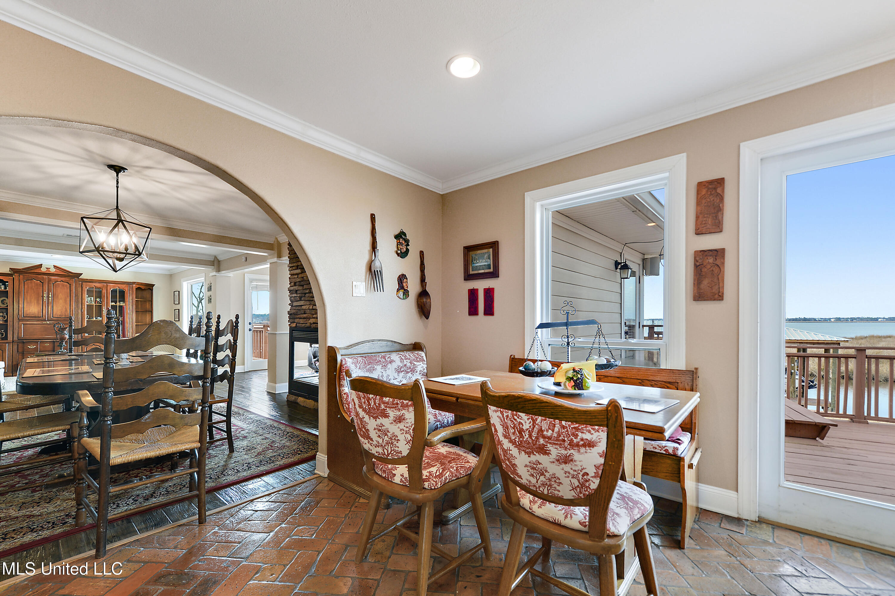 2562 Mercedes Drive, Biloxi, Mississippi image 12