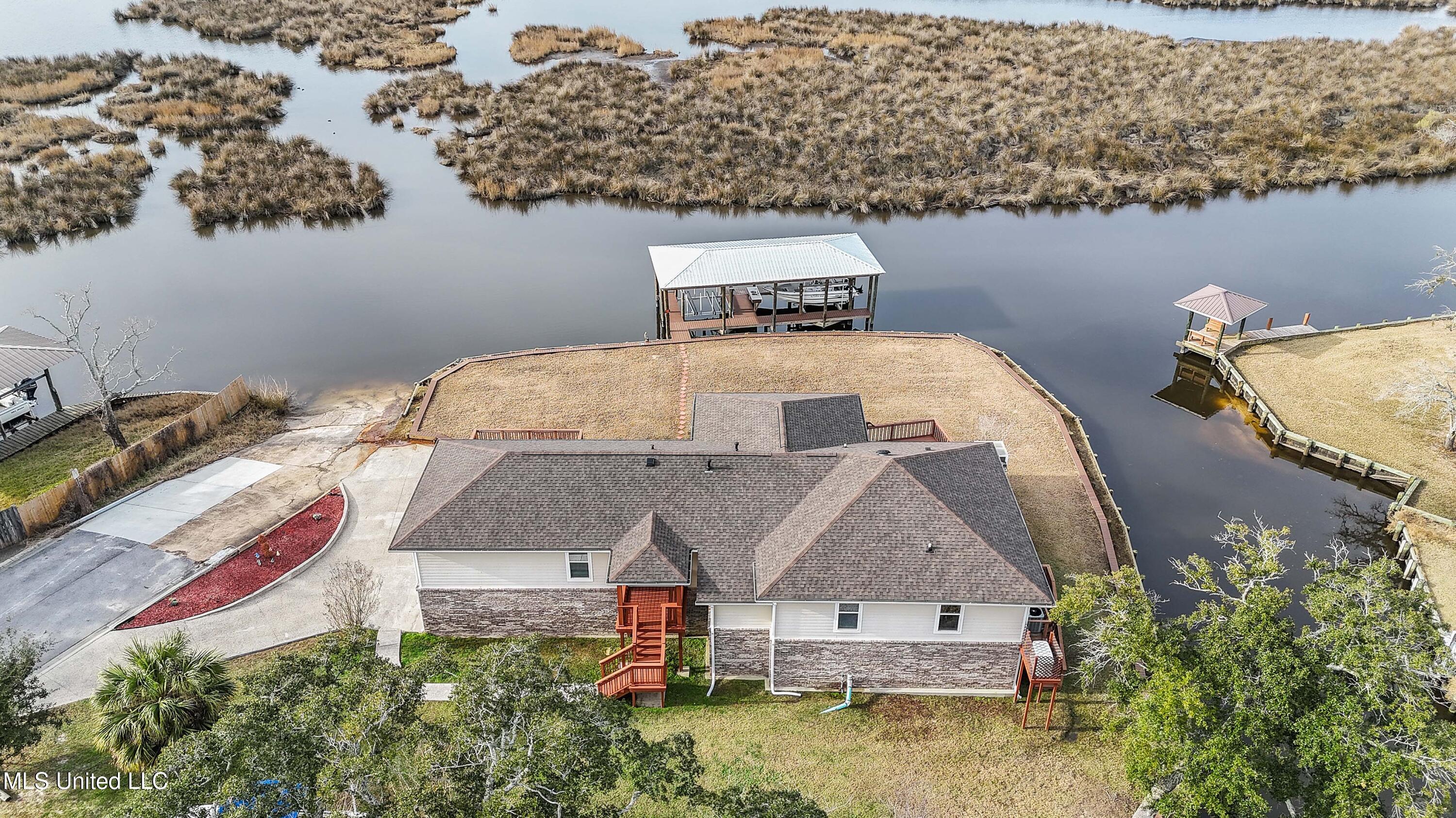 2562 Mercedes Drive, Biloxi, Mississippi image 42