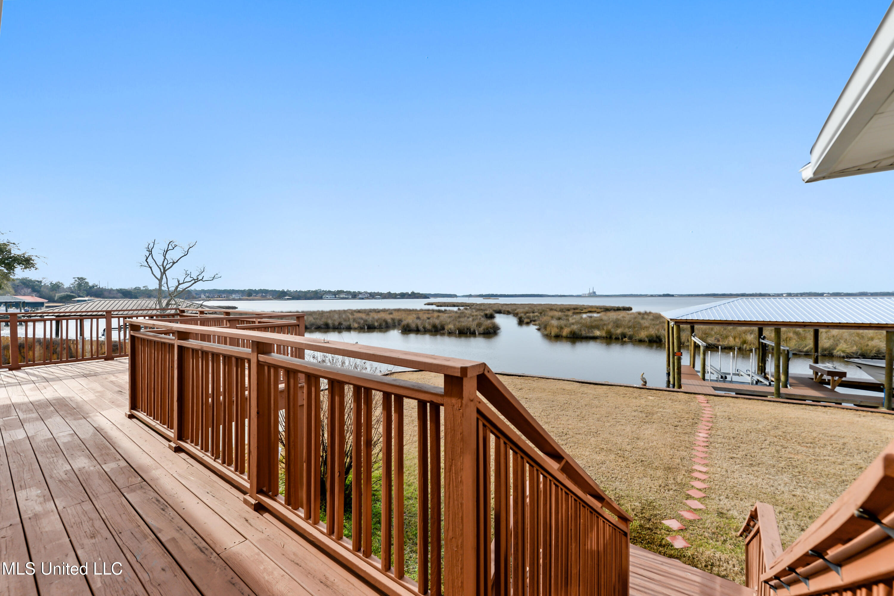 2562 Mercedes Drive, Biloxi, Mississippi image 31