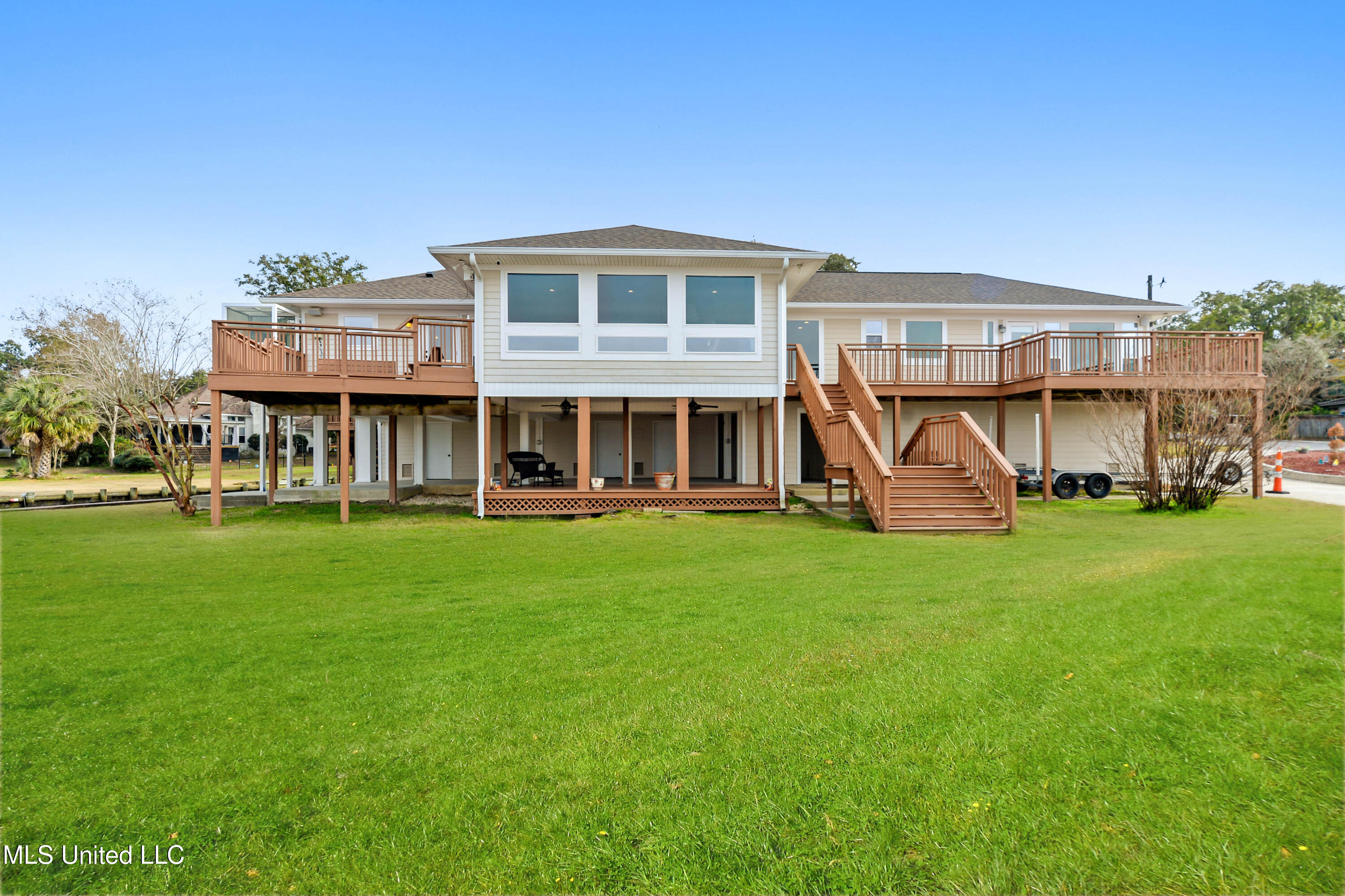2562 Mercedes Drive, Biloxi, Mississippi image 2