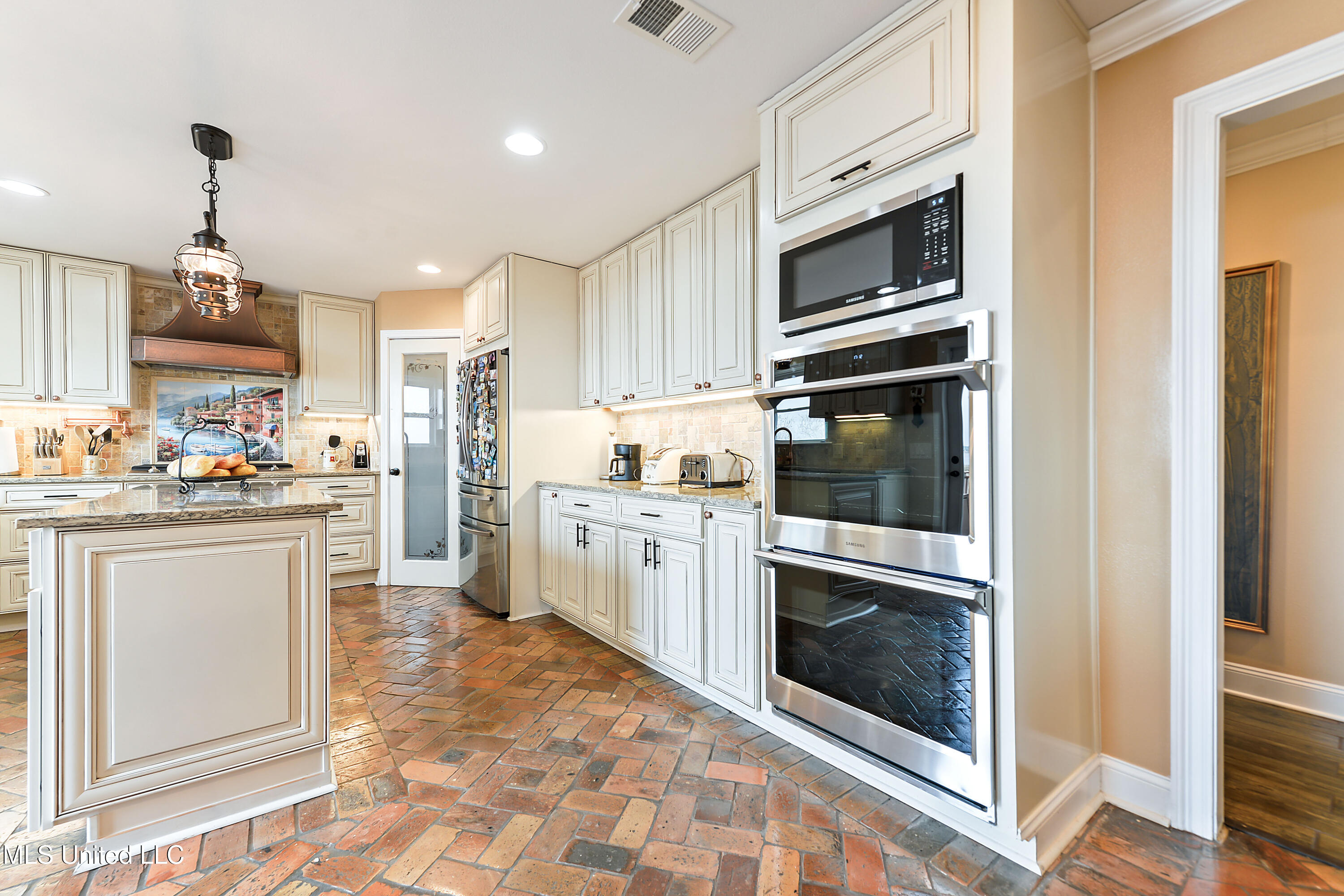 2562 Mercedes Drive, Biloxi, Mississippi image 16