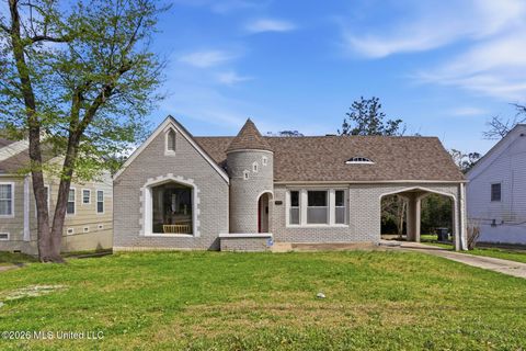 Homes For Sale - 4040 N State Street<br/> Jackson, MS 39206