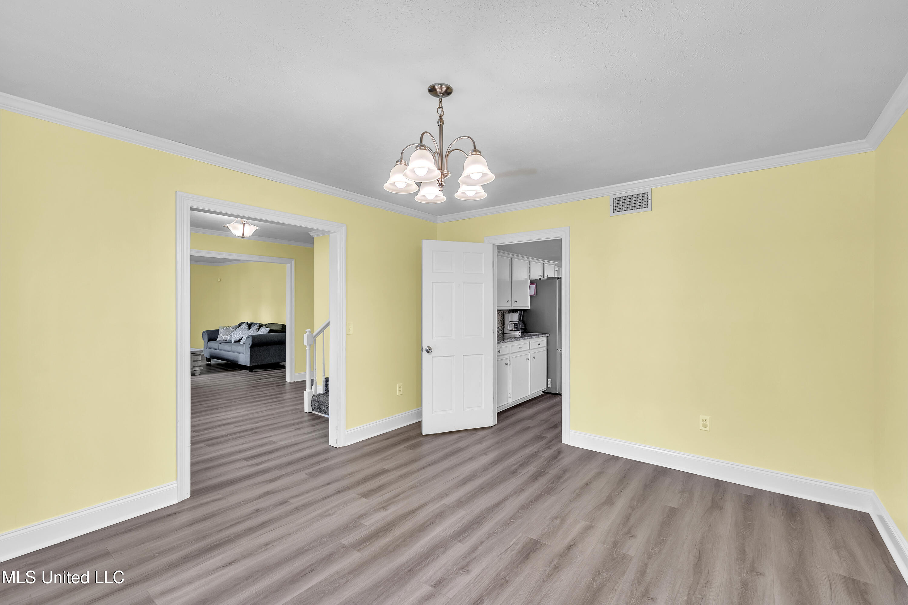 112 Rolling Meadows Drive, Jackson, Mississippi image 13