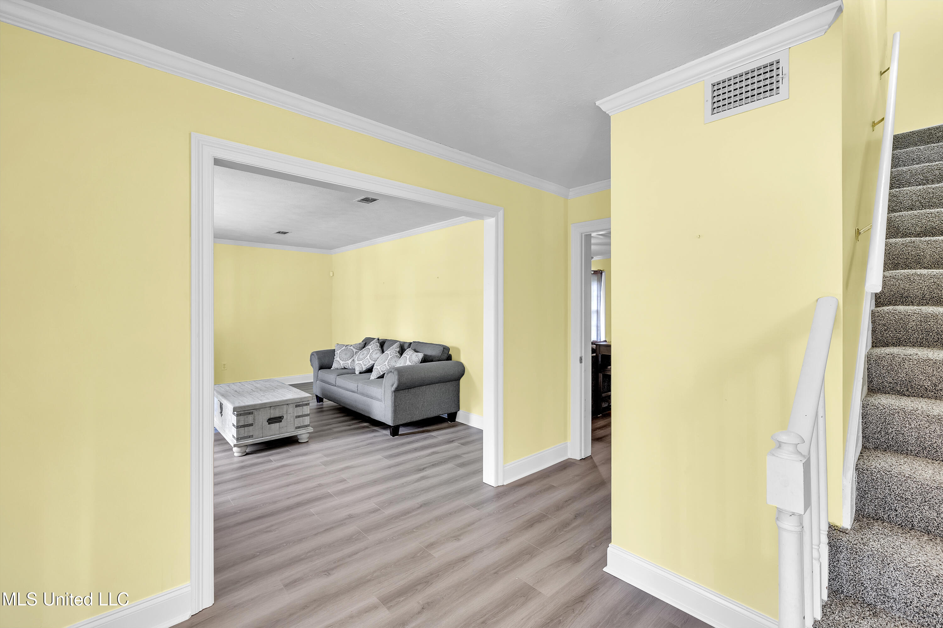 112 Rolling Meadows Drive, Jackson, Mississippi image 5