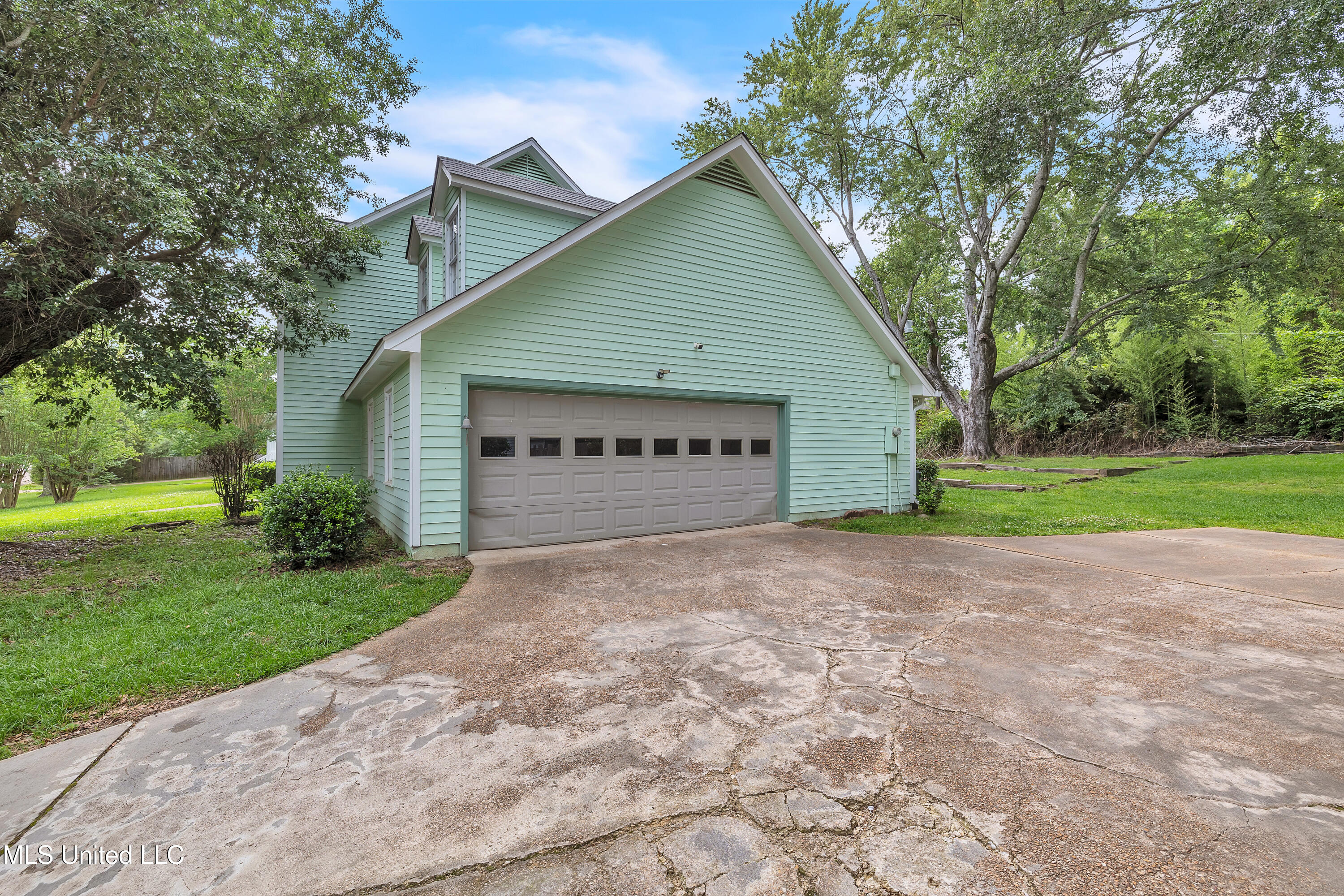 112 Rolling Meadows Drive, Jackson, Mississippi image 30