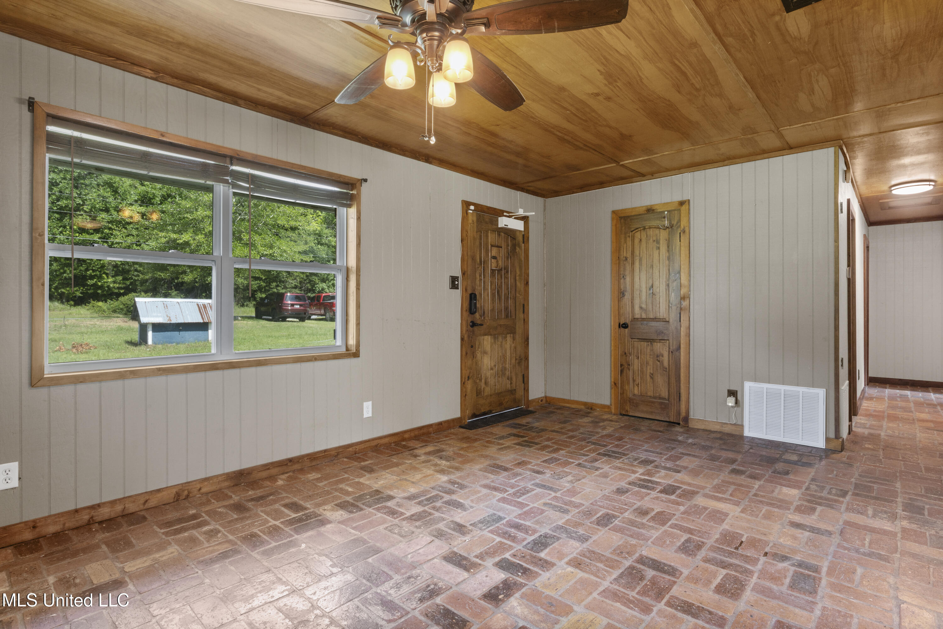 3721 Charlie Hudson Road, Moss Point, Mississippi image 5