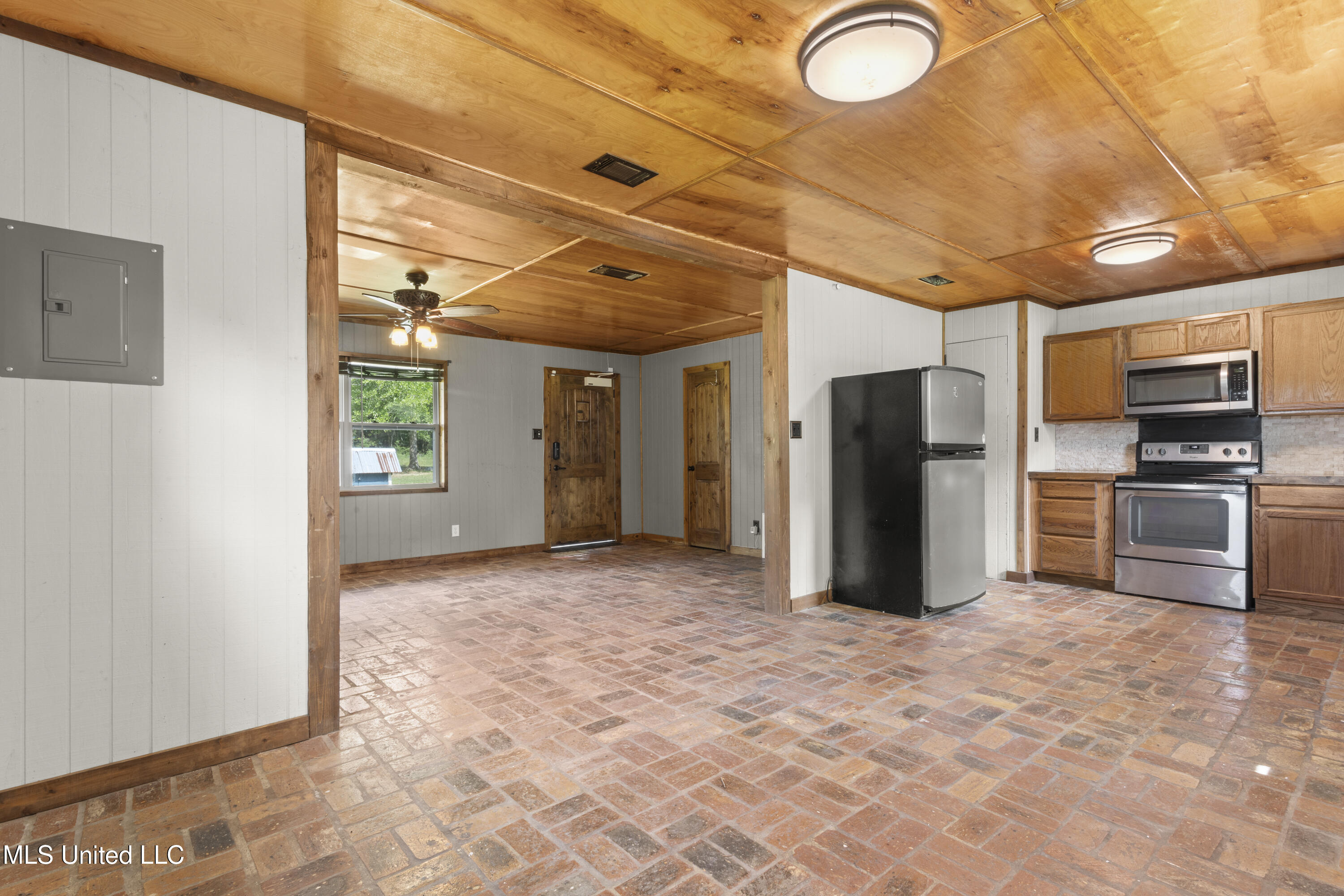 3721 Charlie Hudson Road, Moss Point, Mississippi image 12