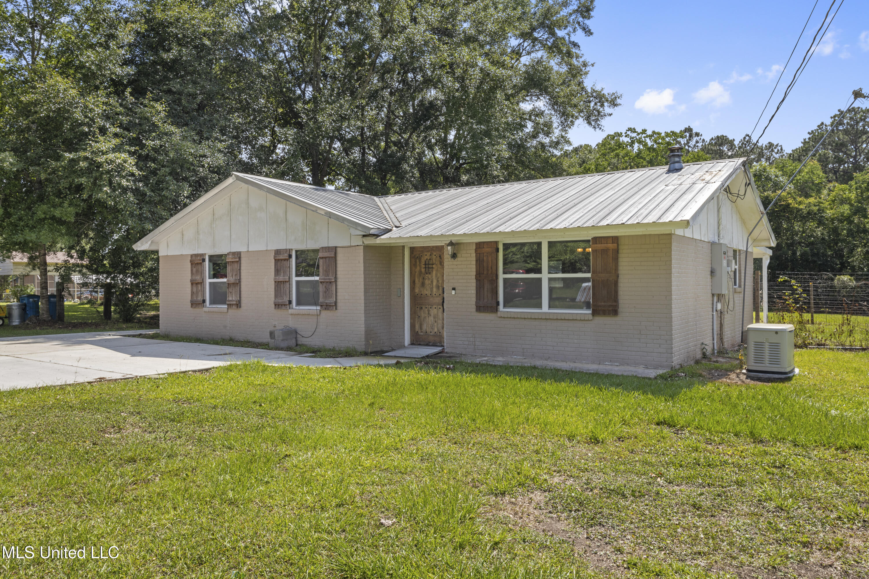 3721 Charlie Hudson Road, Moss Point, Mississippi image 2