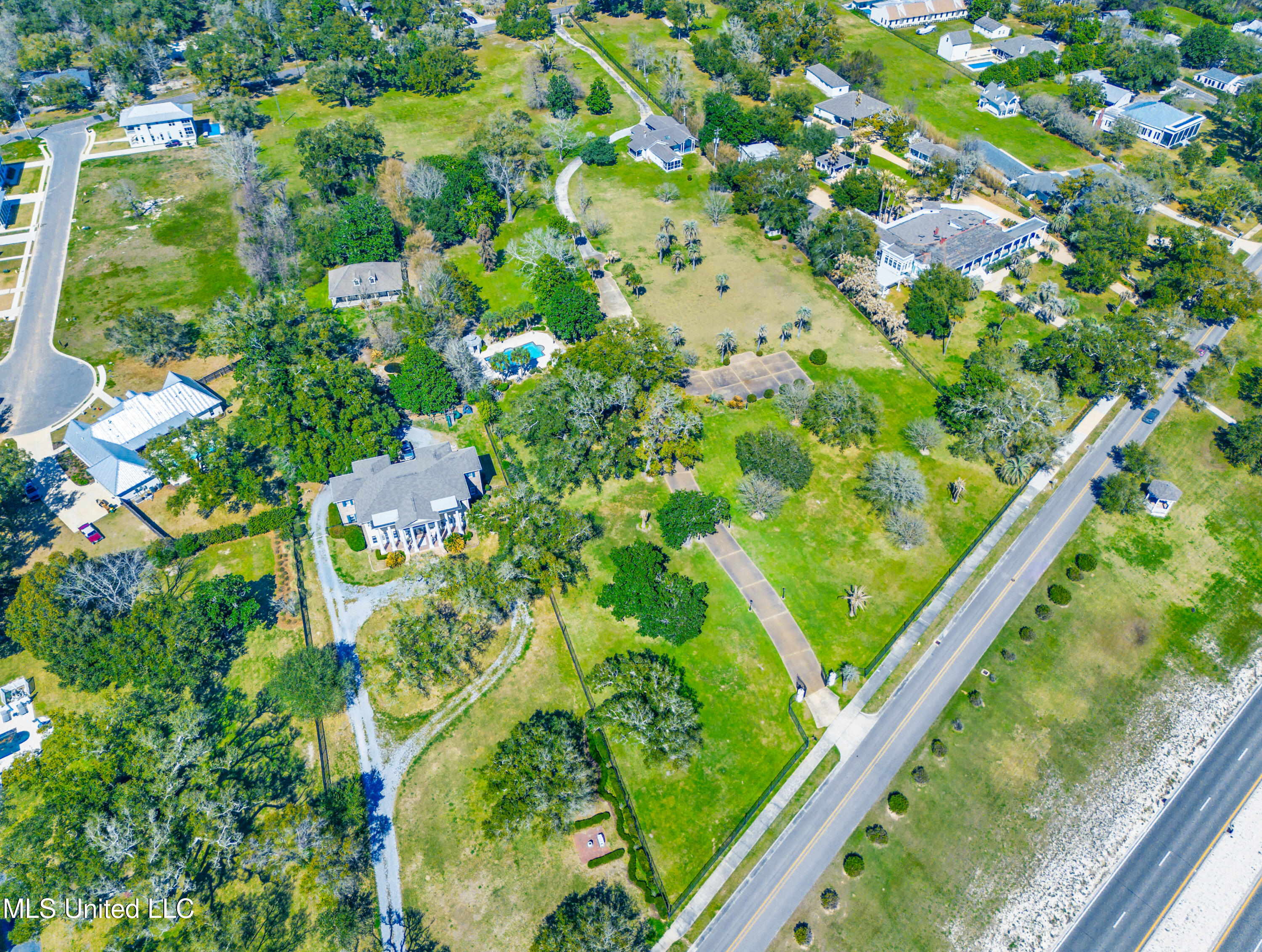 845 E Scenic Drive, Pass Christian, Mississippi image 12