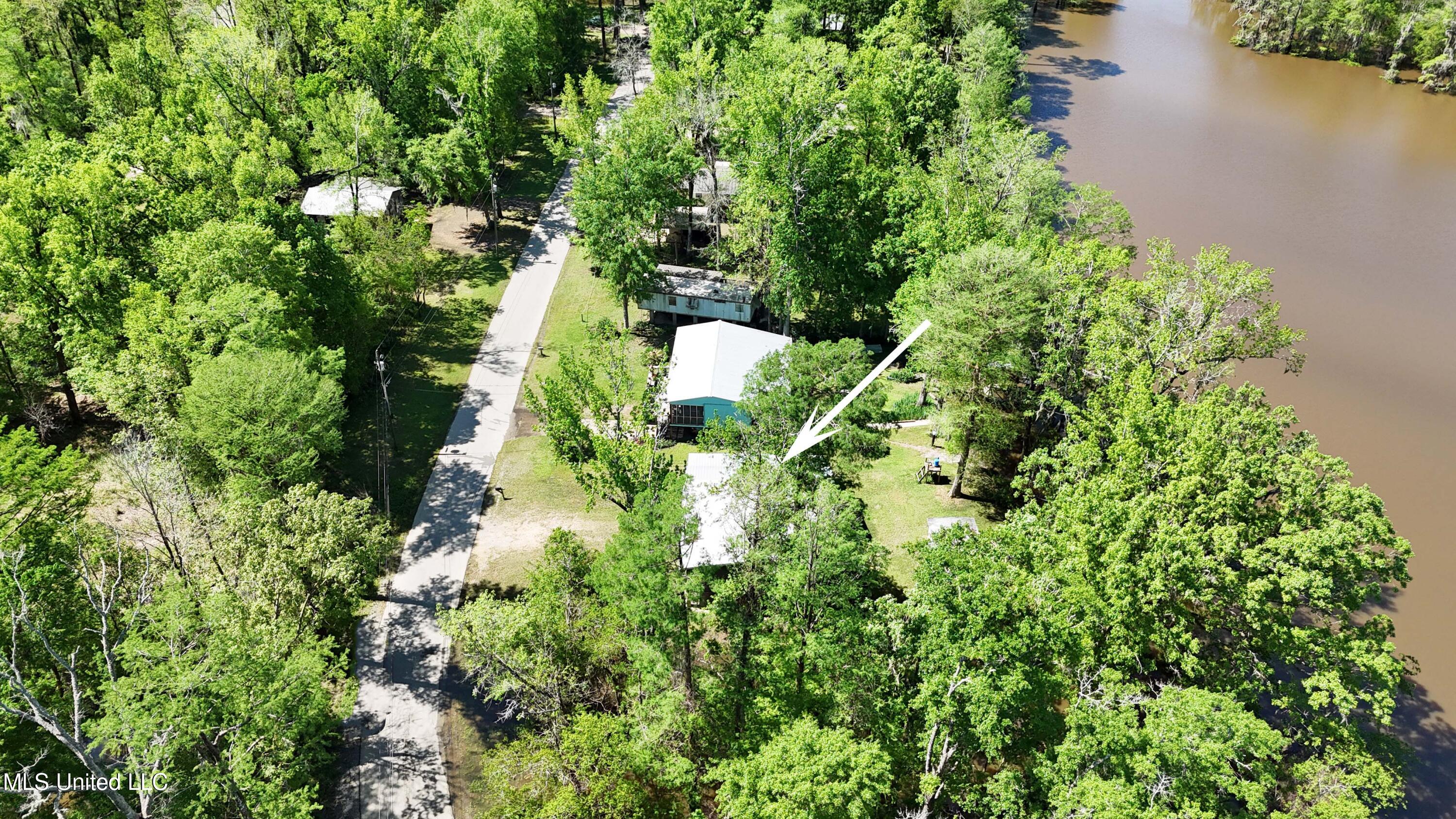 25005 Carter Lake Drive, Lucedale, Mississippi image 27