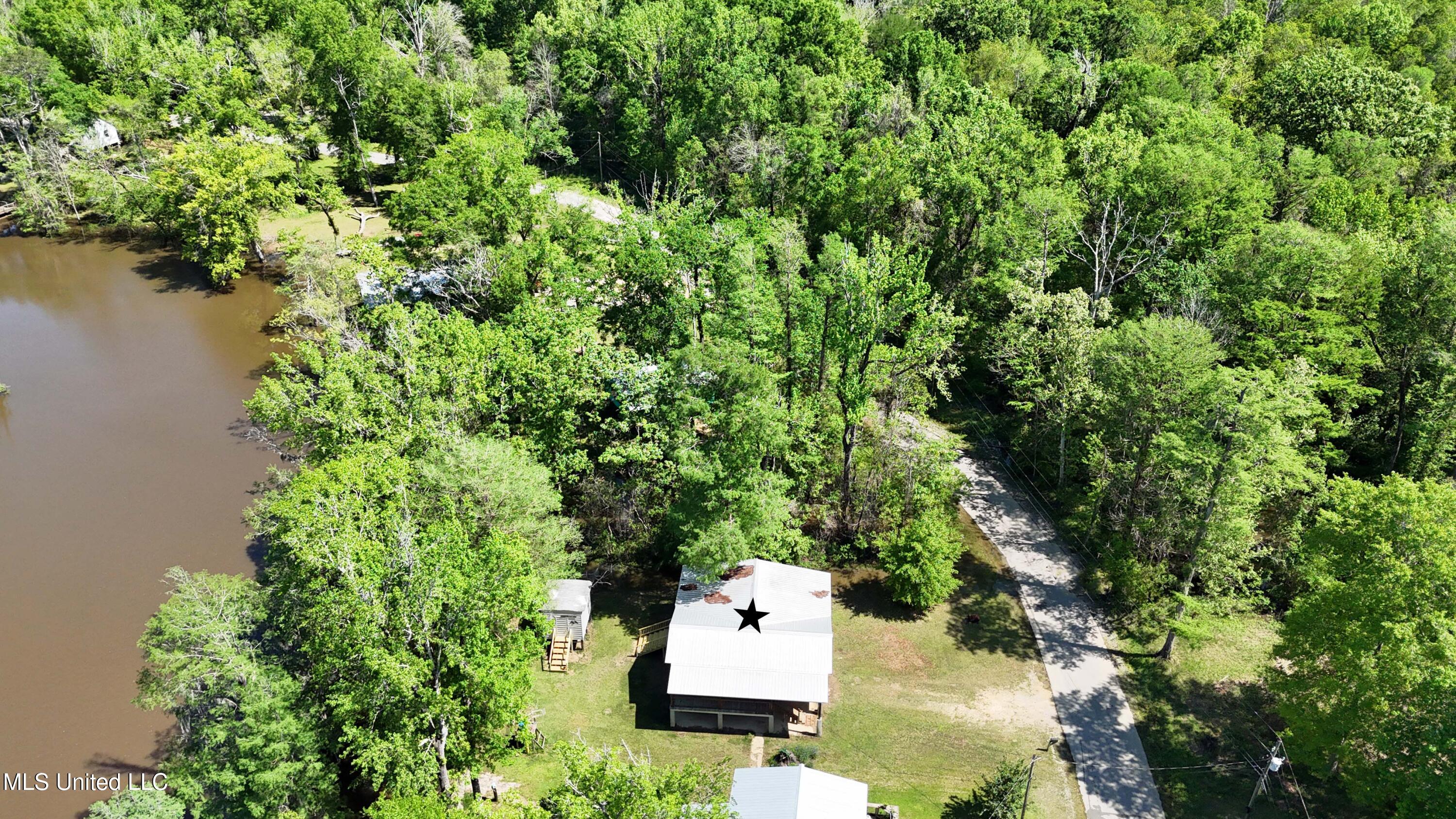 25005 Carter Lake Drive, Lucedale, Mississippi image 23