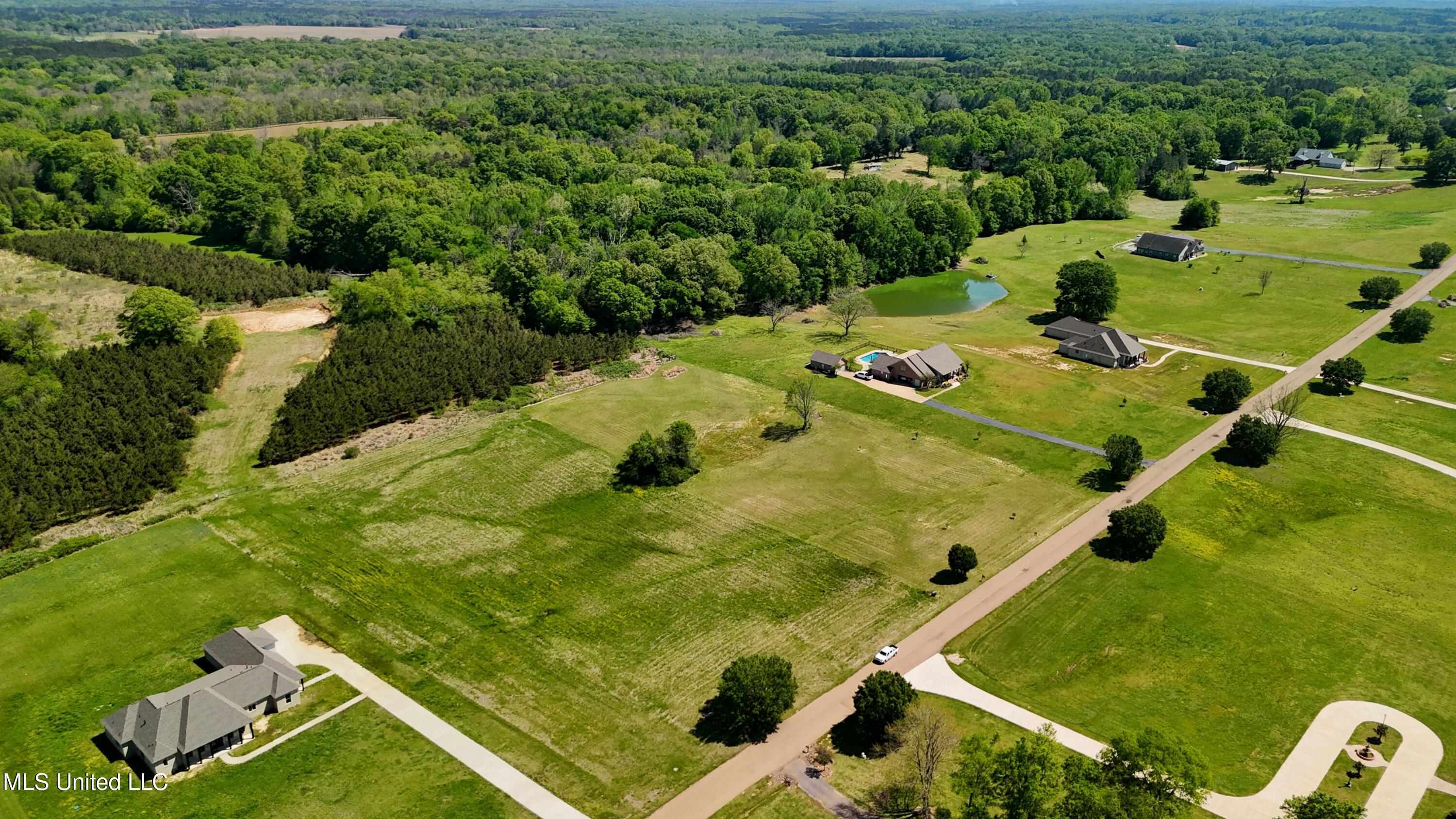 128 Meadow Oaks Lane, Clinton, Mississippi image 13