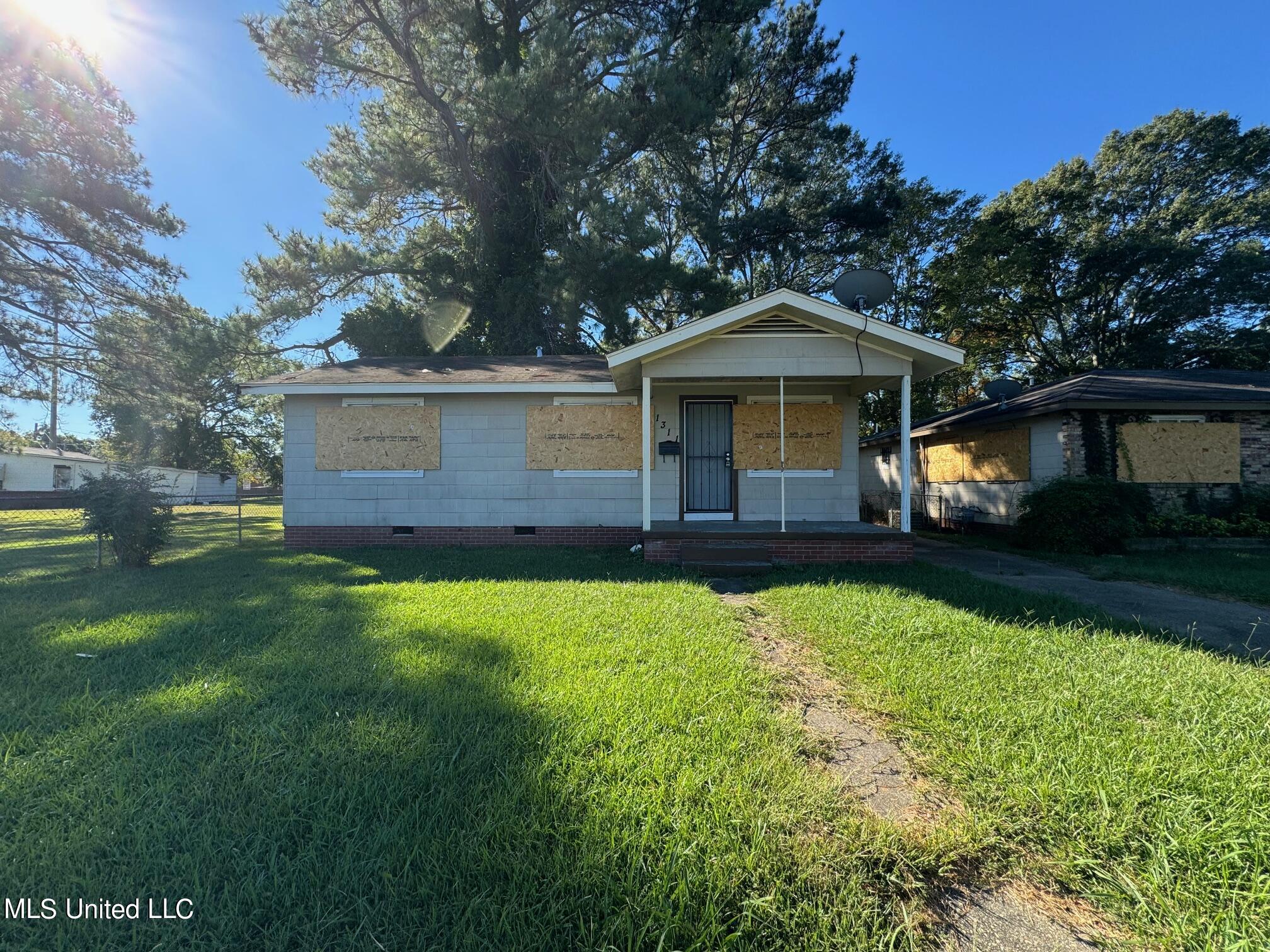 1311 Fernwood Drive, Jackson, Mississippi image 1