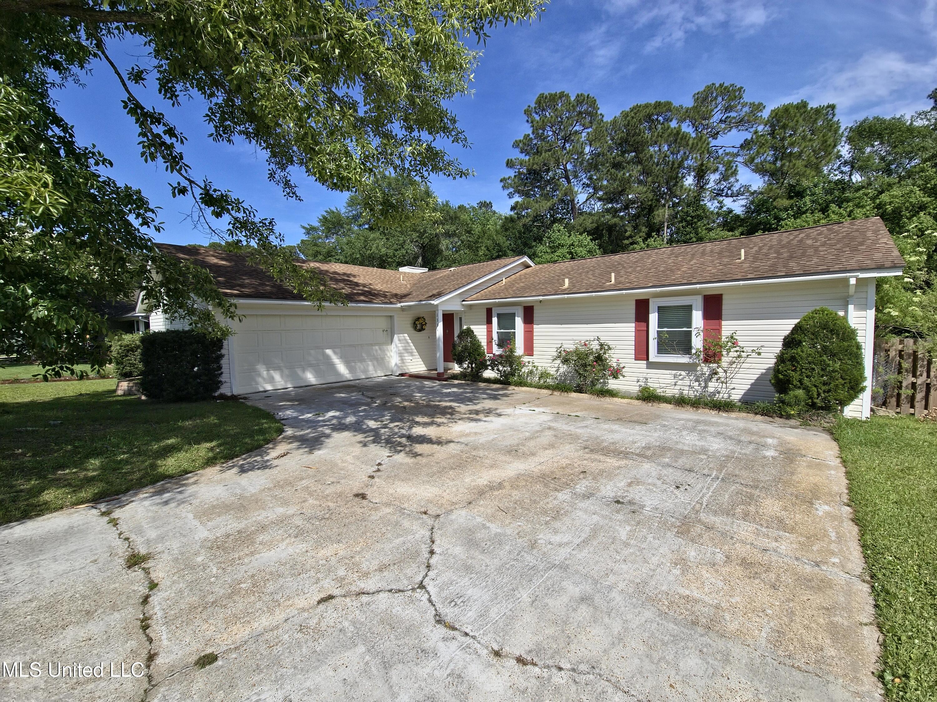 1334 Diller Road, Ocean Springs, Mississippi image 2
