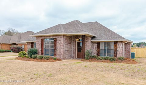 Homes For Sale - 107 Memory Lane<br/> Madison County, Madison, MS 39110