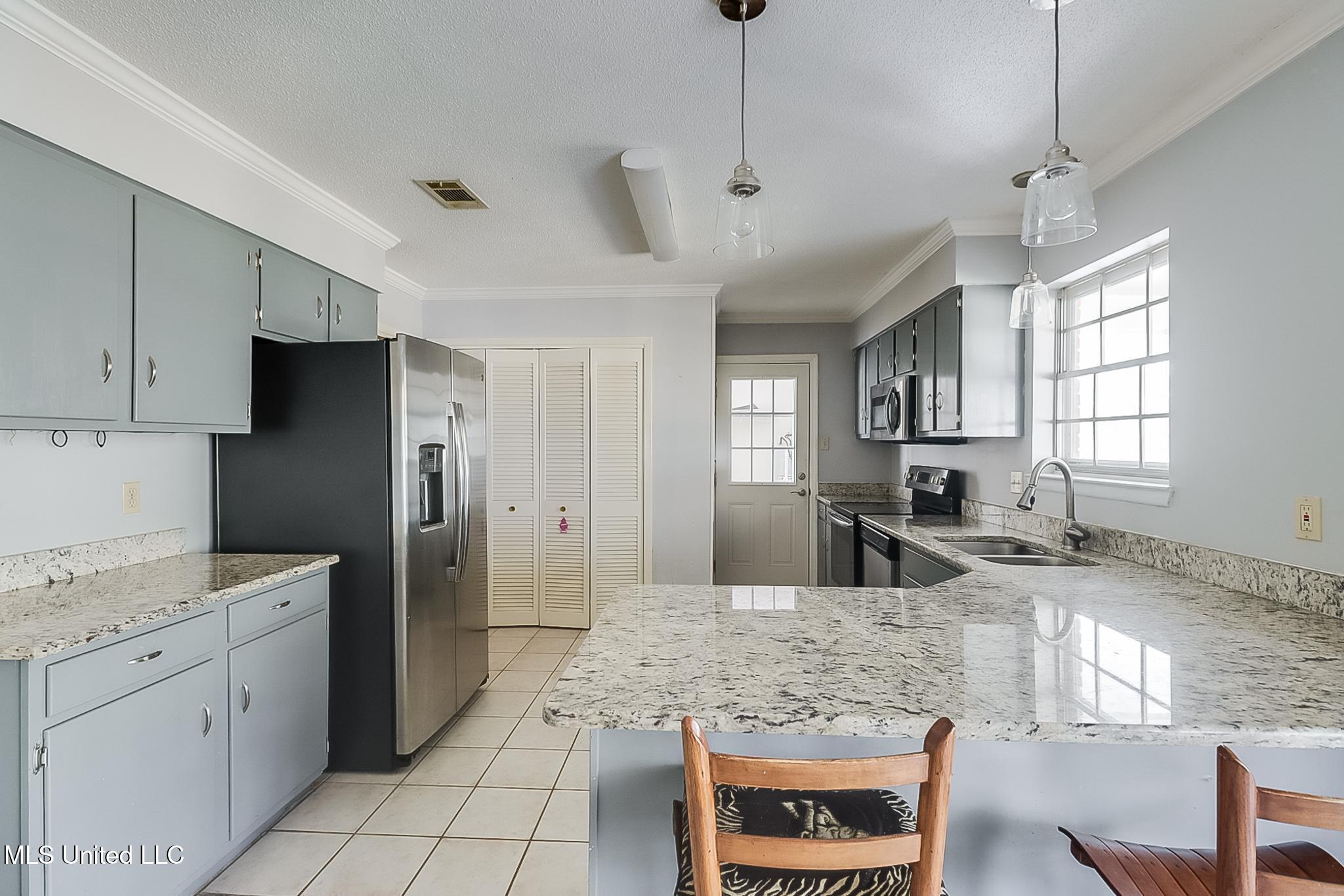 1736 Thomas Jefferson Drive, Biloxi, Mississippi image 7