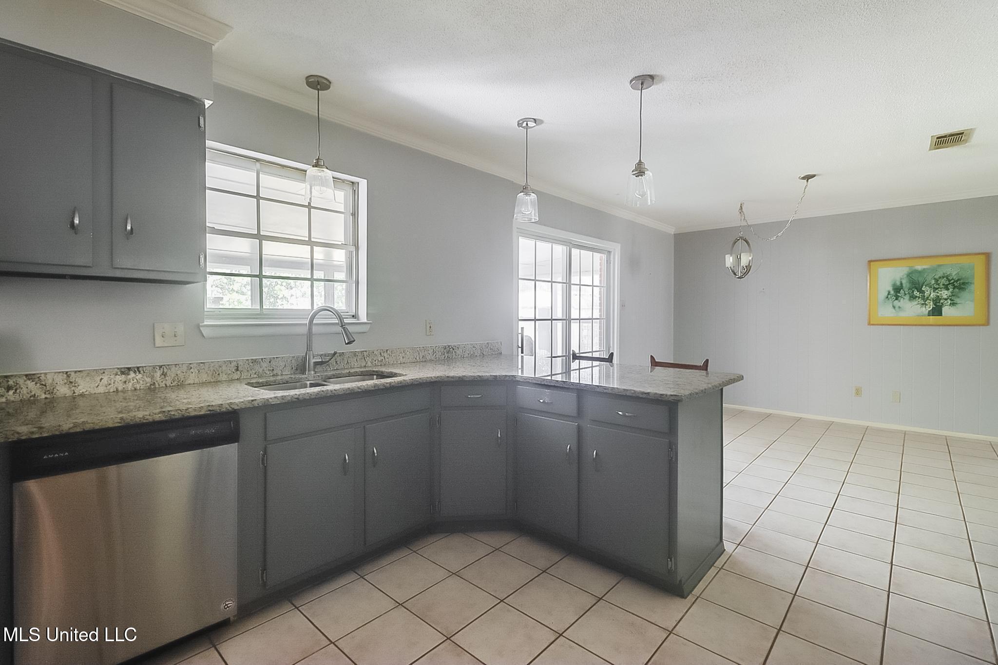 1736 Thomas Jefferson Drive, Biloxi, Mississippi image 6