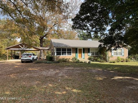 Homes For Sale - 175 Highway 556<br/> Meadville, MS 39653
