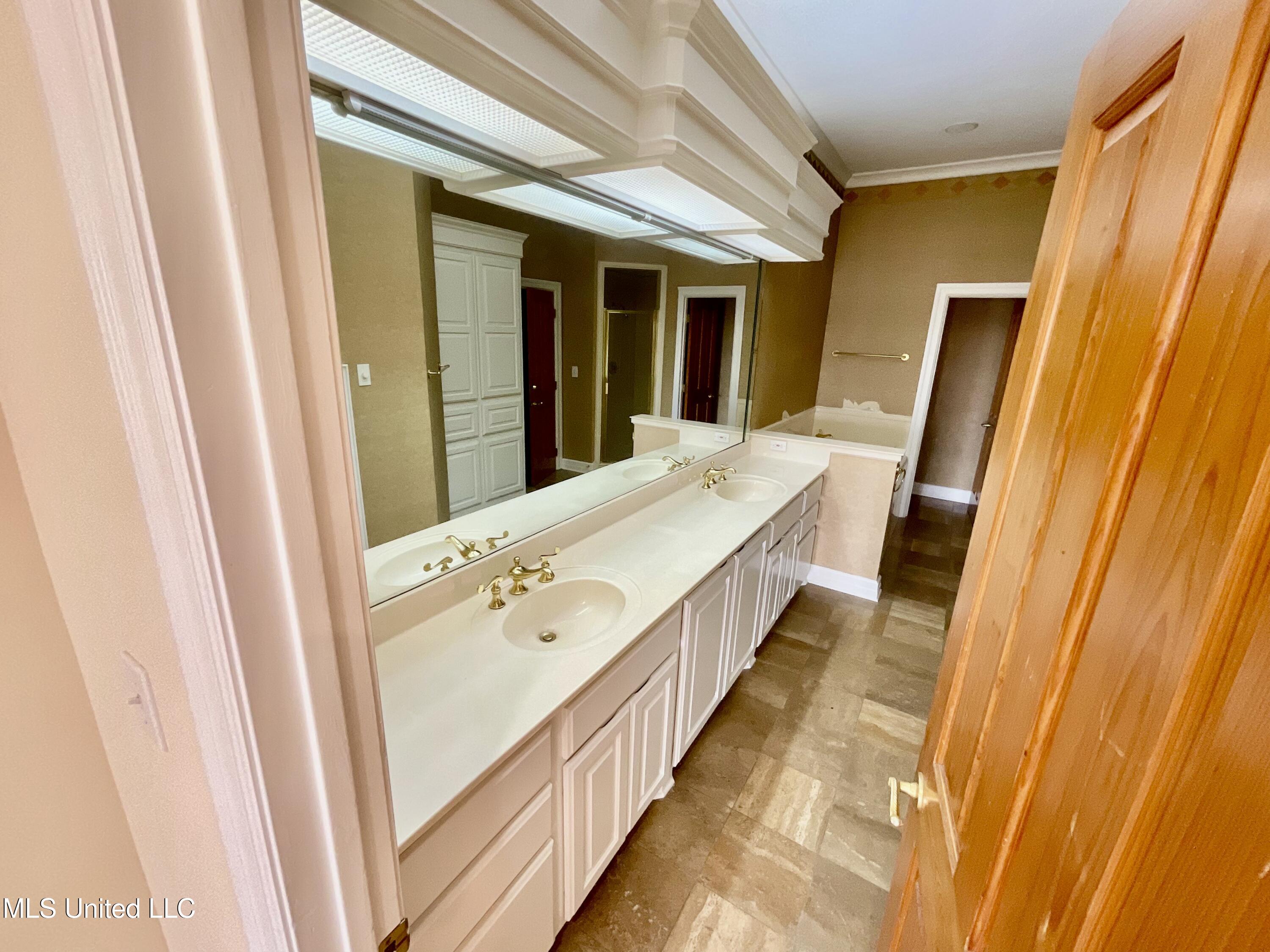 1422 Windrose Drive, Brandon, Mississippi image 8