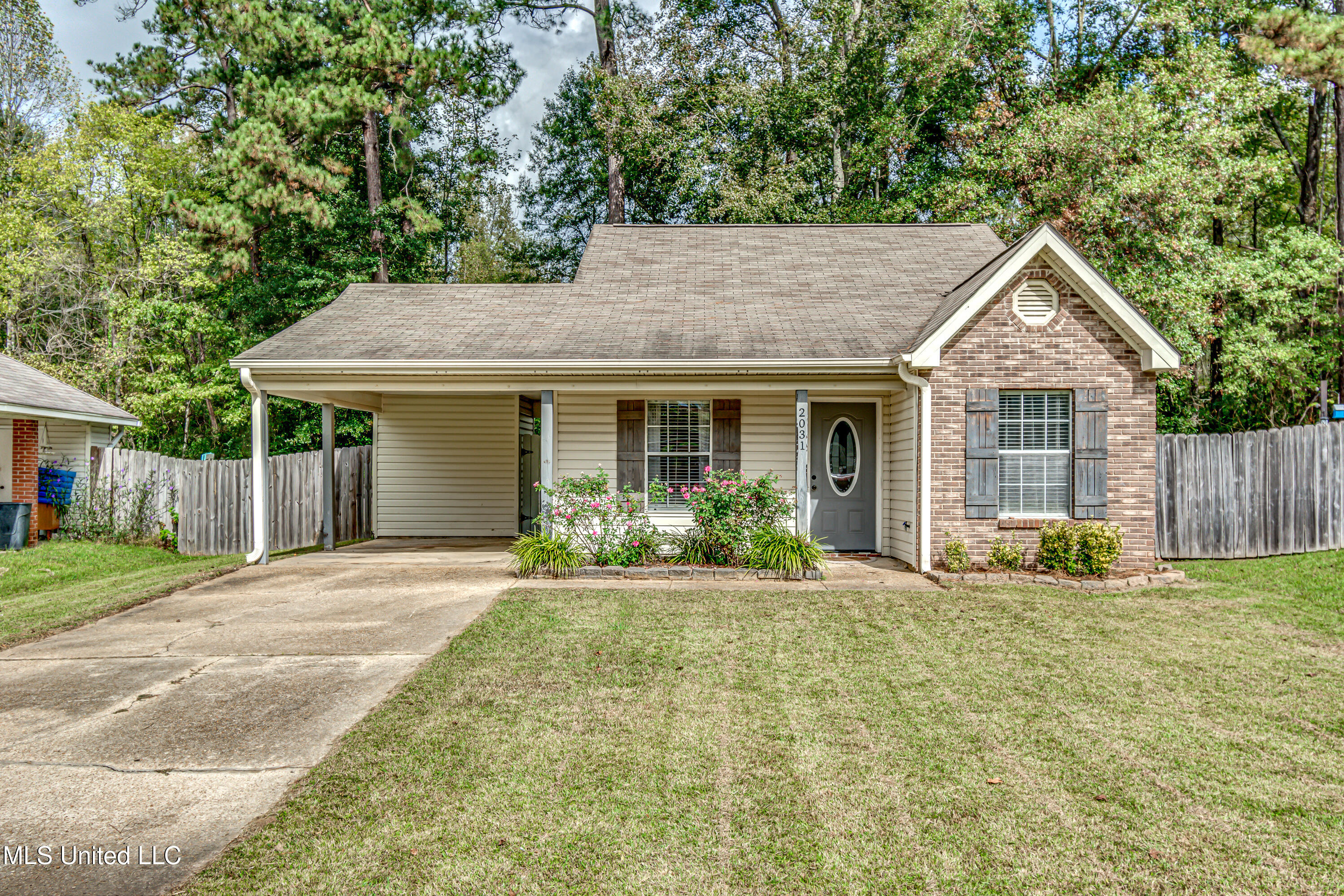 2031 Red Oak Drive, Brandon, Mississippi image 1