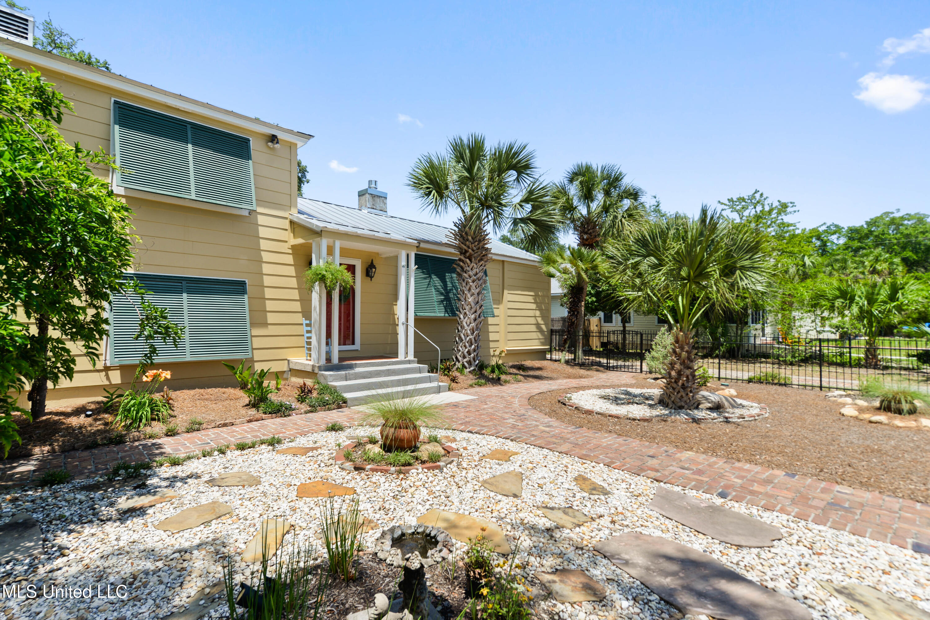 1338 Father Ryan Avenue, Biloxi, Mississippi image 3