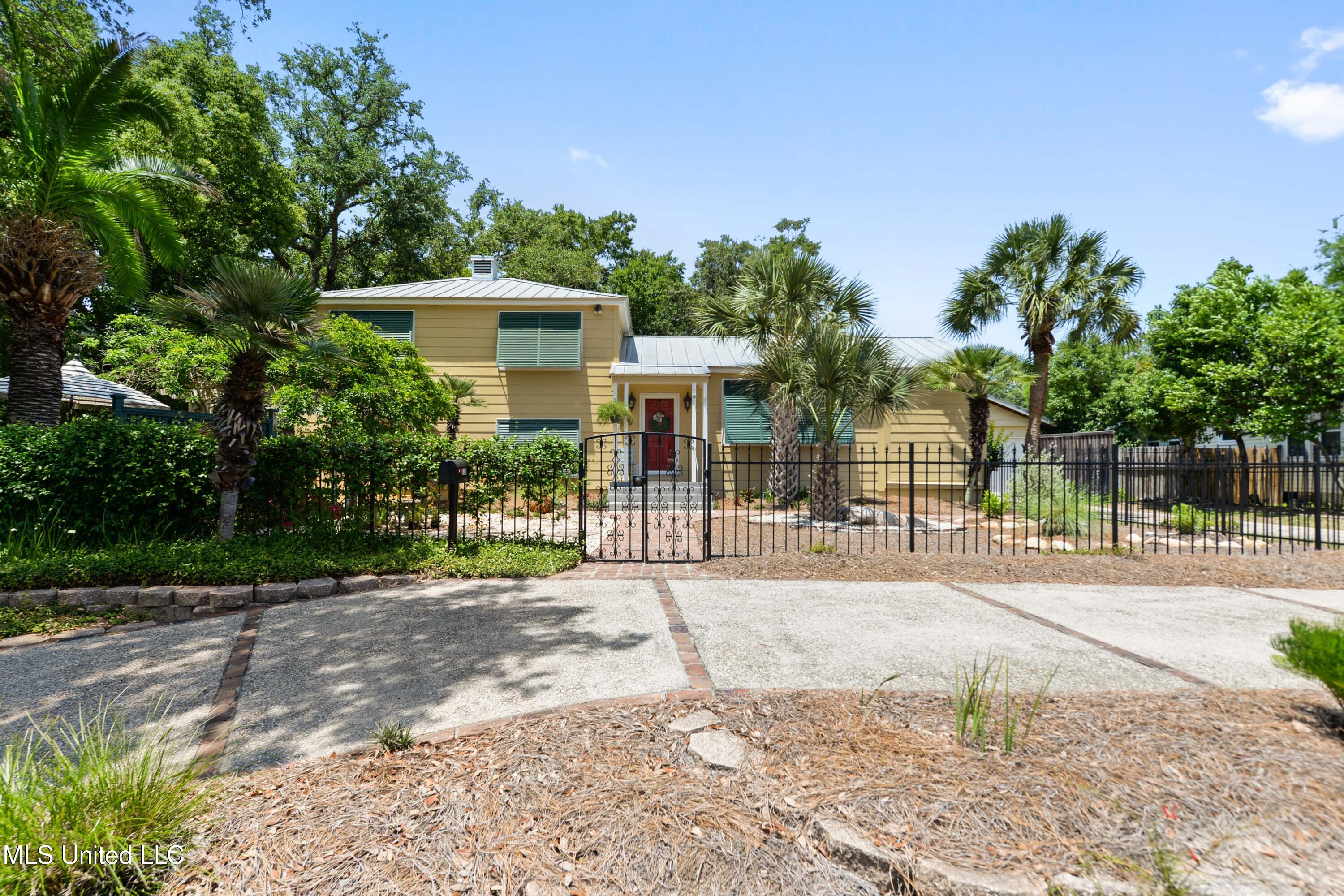 1338 Father Ryan Avenue, Biloxi, Mississippi image 2