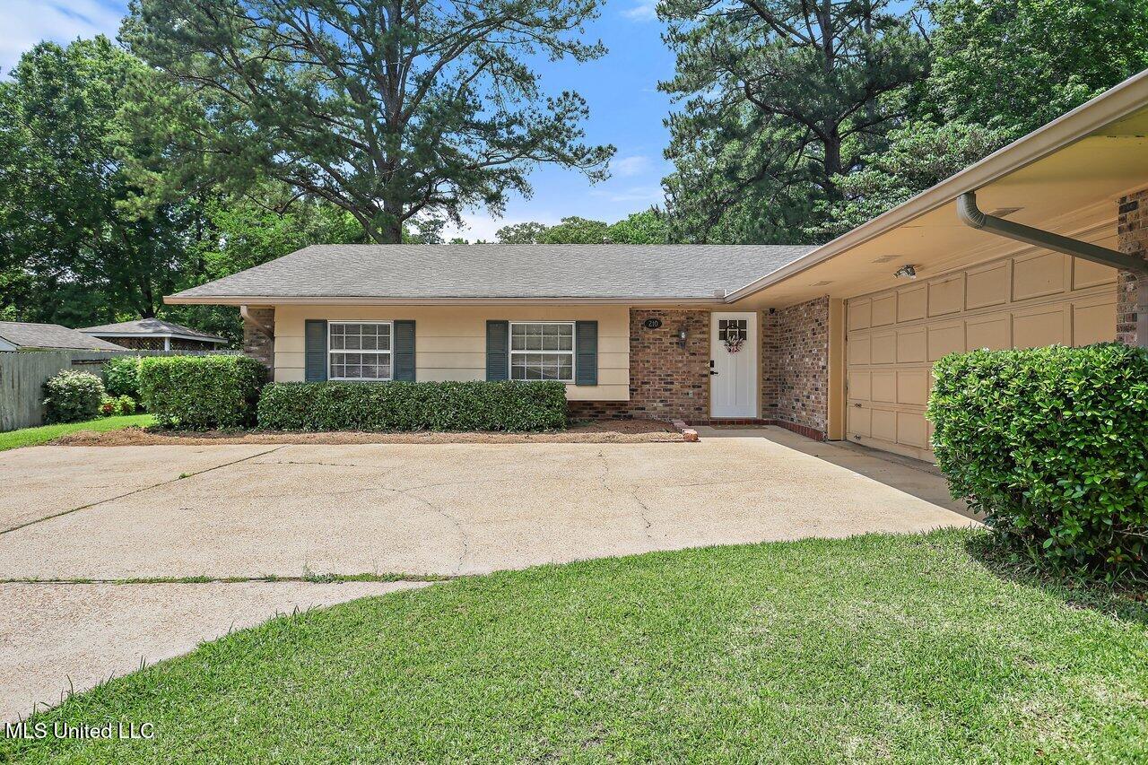 210 Kitchings Drive, Clinton, Mississippi image 2