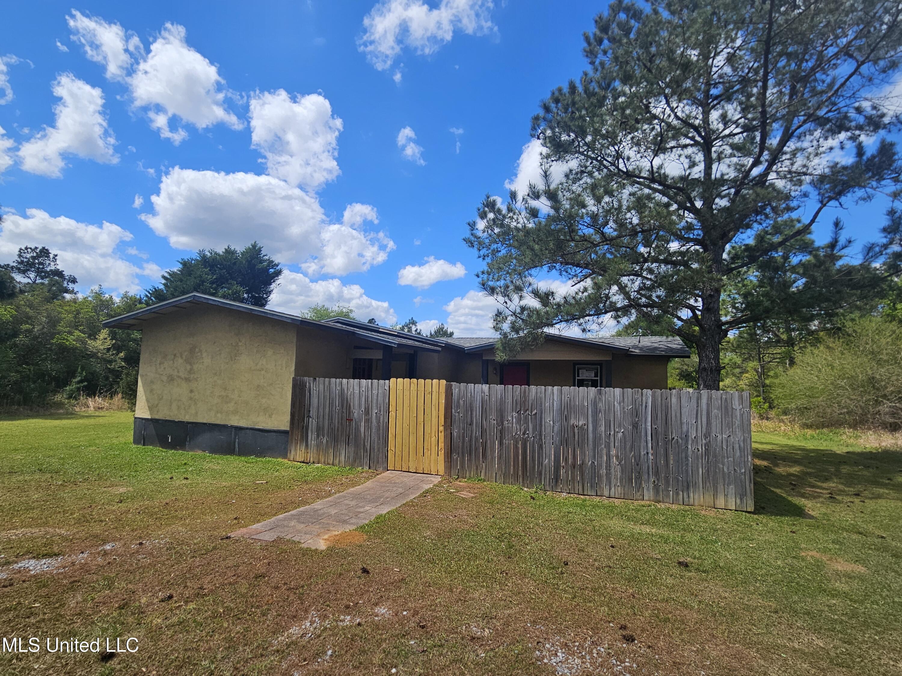 209 Spooner Road, Lucedale, Mississippi image 1