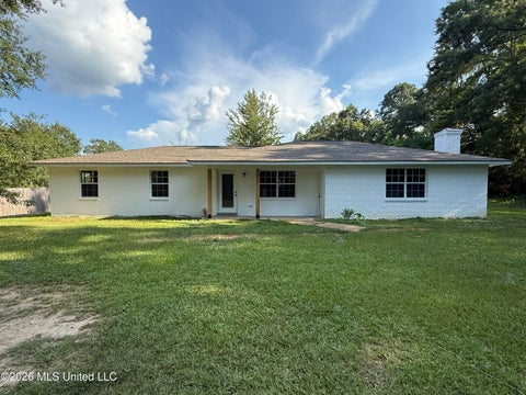 Homes For Sale - 20 Birch Street<br/> Silver Creek, MS 39663