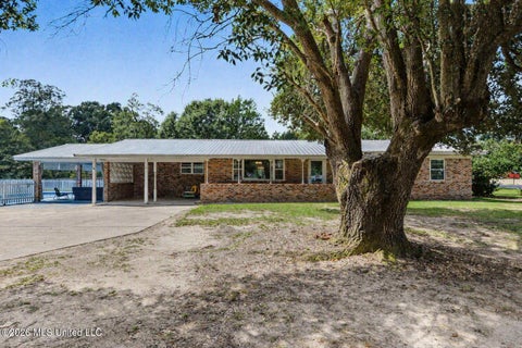 Homes For Sale - 22612 Highway 613<br/> Moss Point, MS 39562