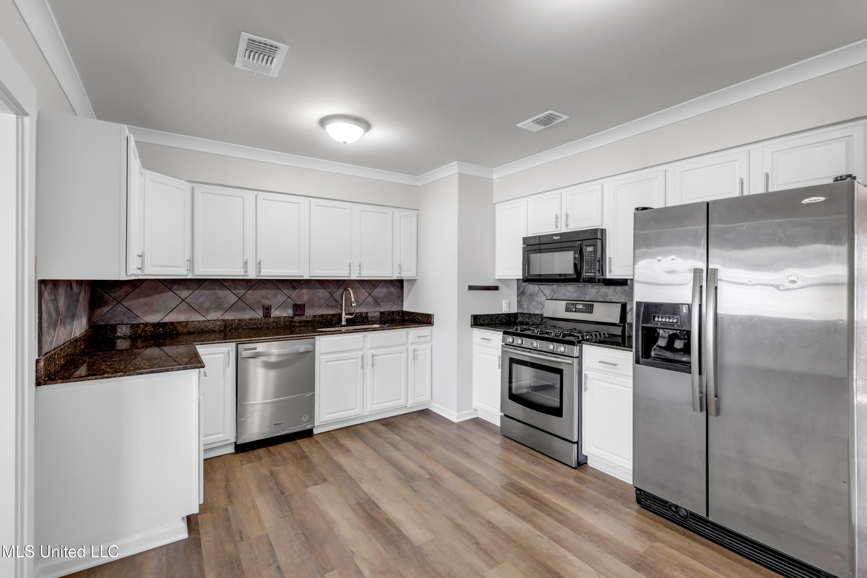 606 Clark Avenue, Ocean Springs, Mississippi image 11