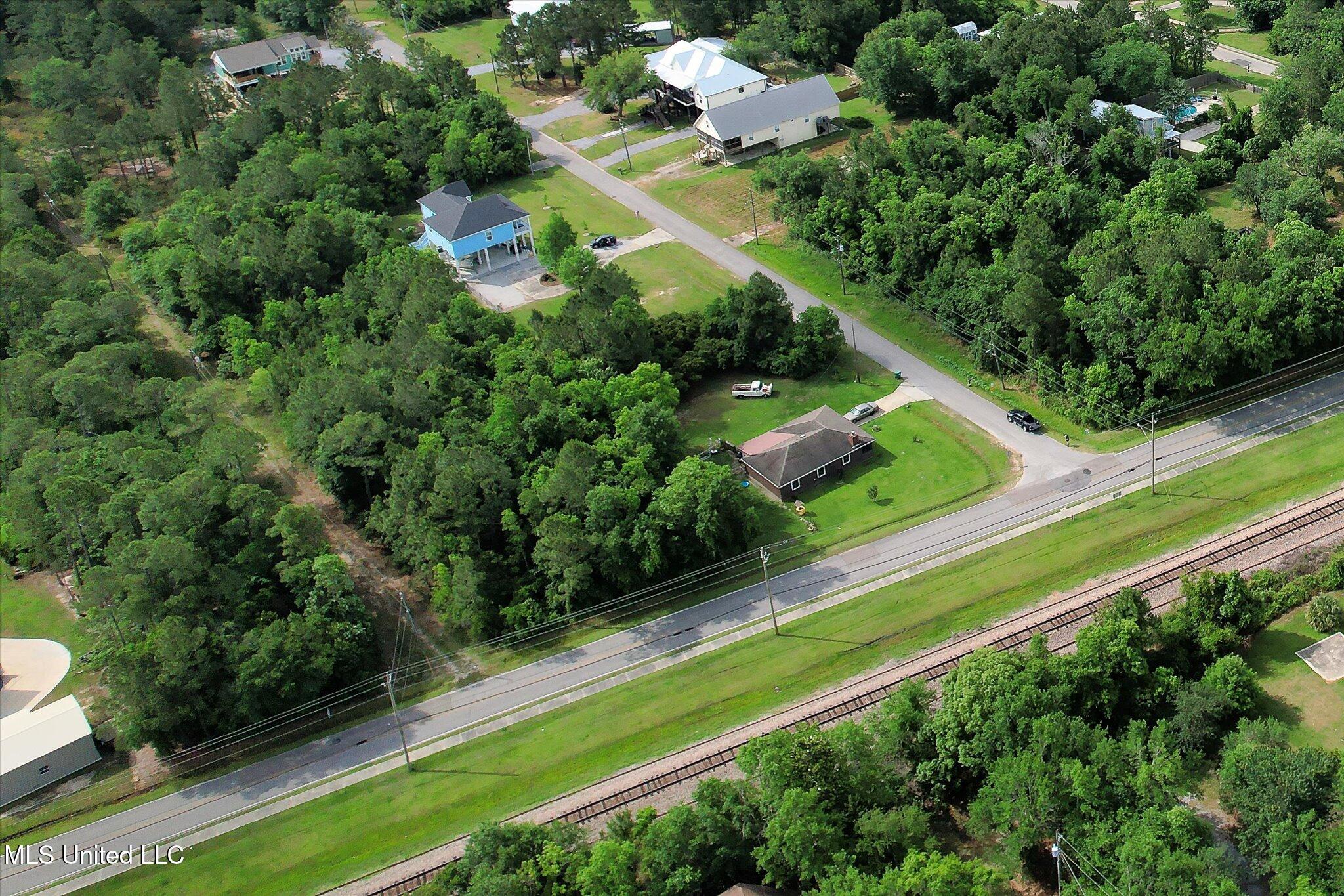 306 N Central Avenue, Waveland, Mississippi image 11