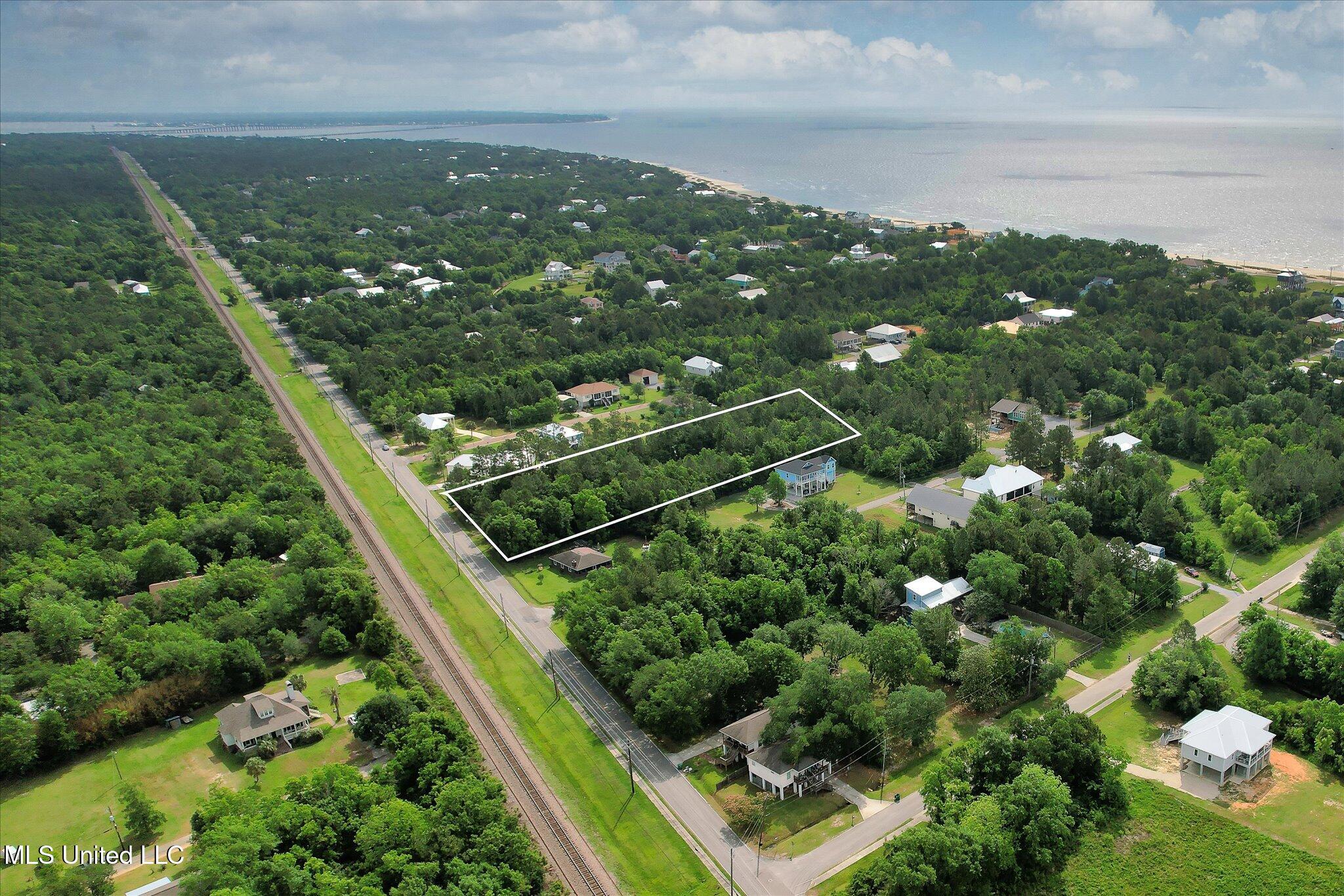 306 N Central Avenue, Waveland, Mississippi image 14