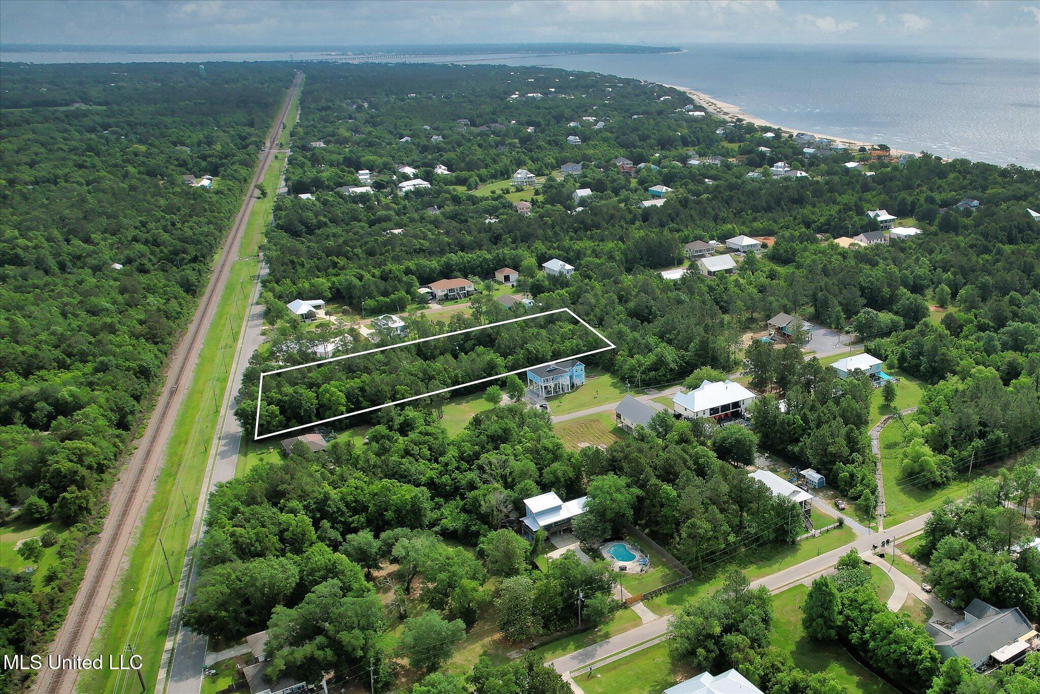306 N Central Avenue, Waveland, Mississippi image 13