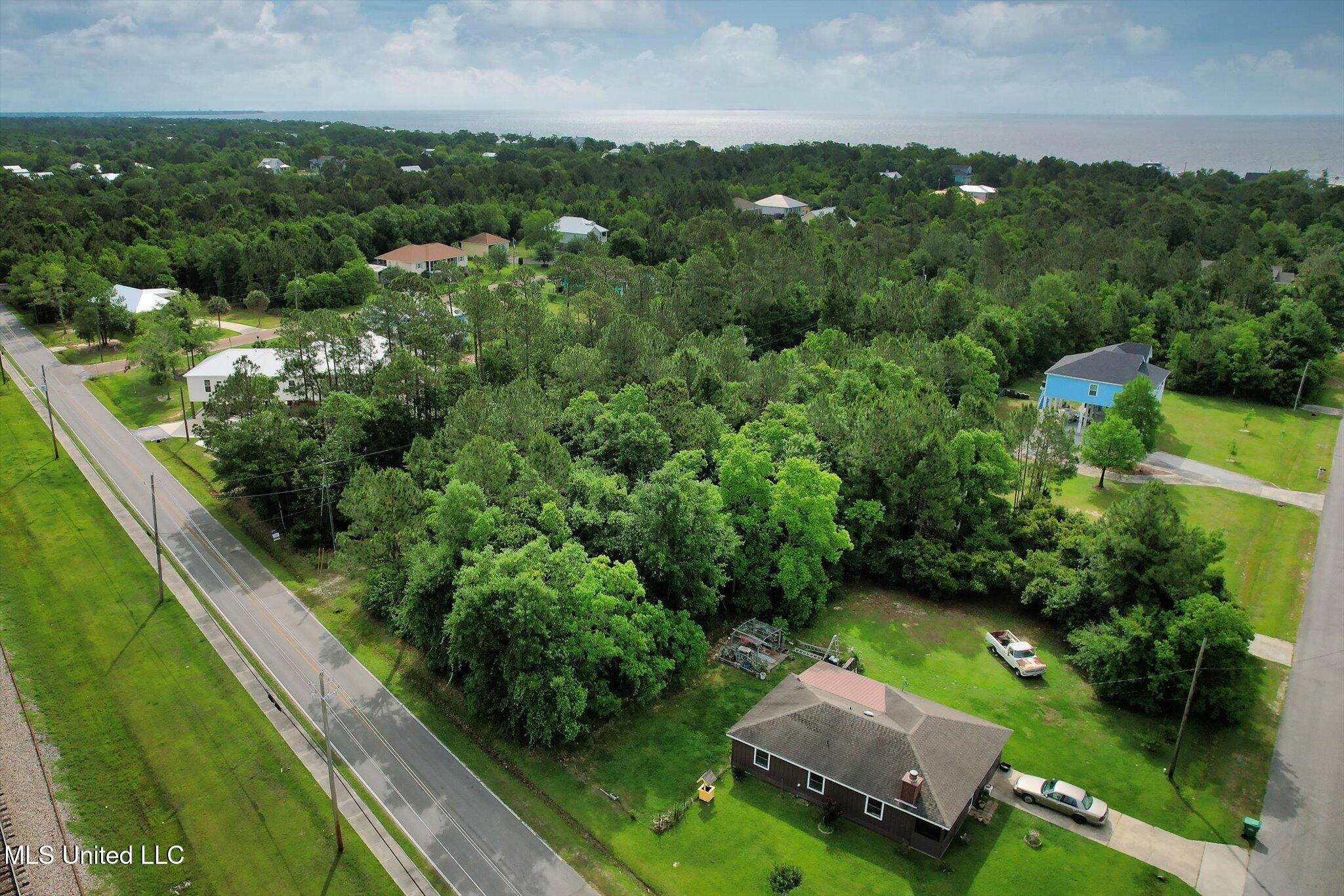 306 N Central Avenue, Waveland, Mississippi image 3