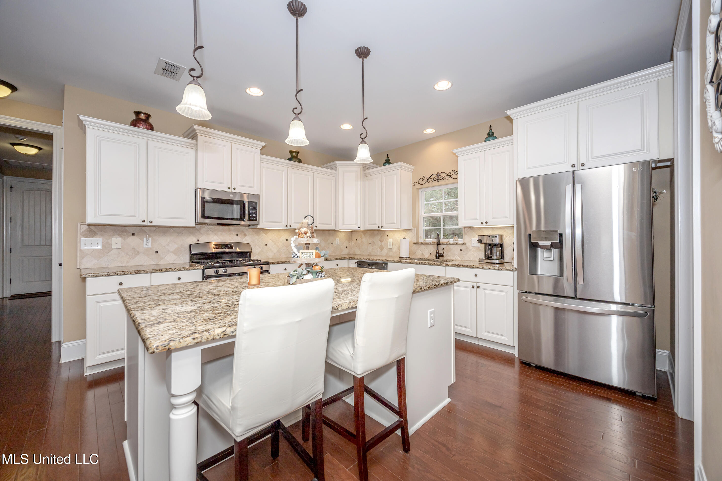 13076 Pine Valley Lane, Biloxi, Mississippi image 10