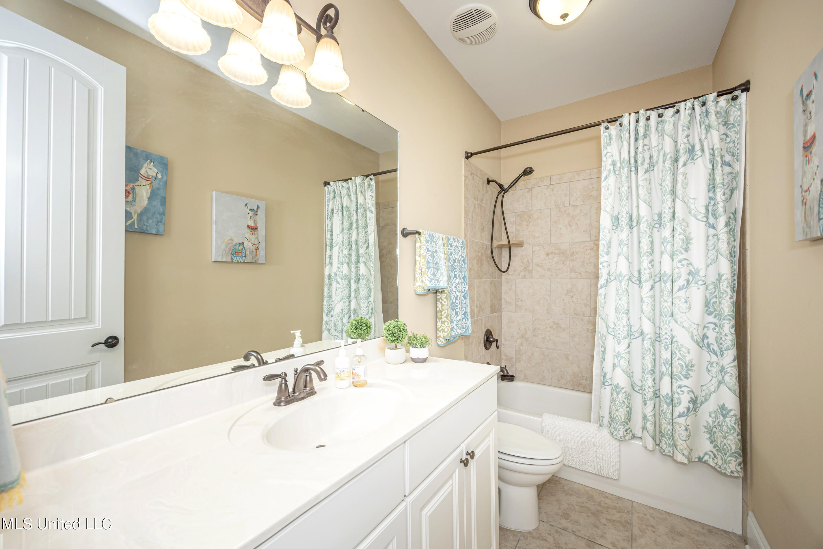 13076 Pine Valley Lane, Biloxi, Mississippi image 25